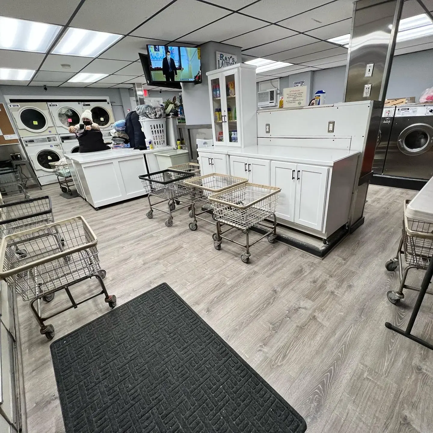 Ray's Coin OP Laundromat thumbnail 5
