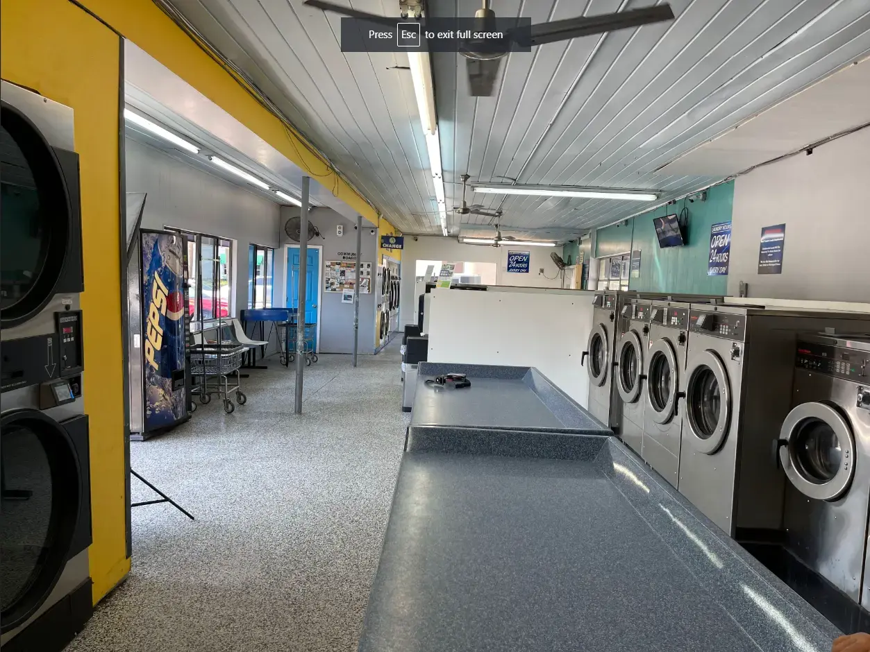 Ray's Laundromat - Image 3