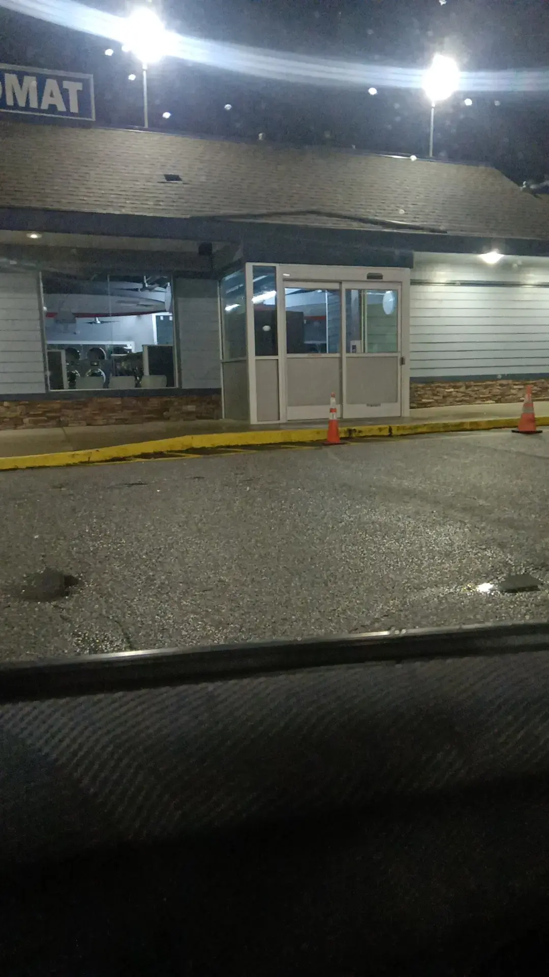 Razzle Dazzle Laundromat thumbnail 7