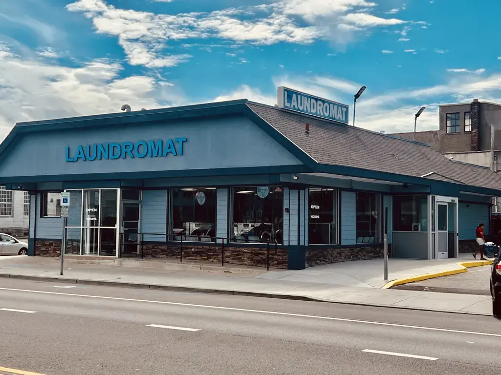 Razzle Dazzle Laundromat - Image 2