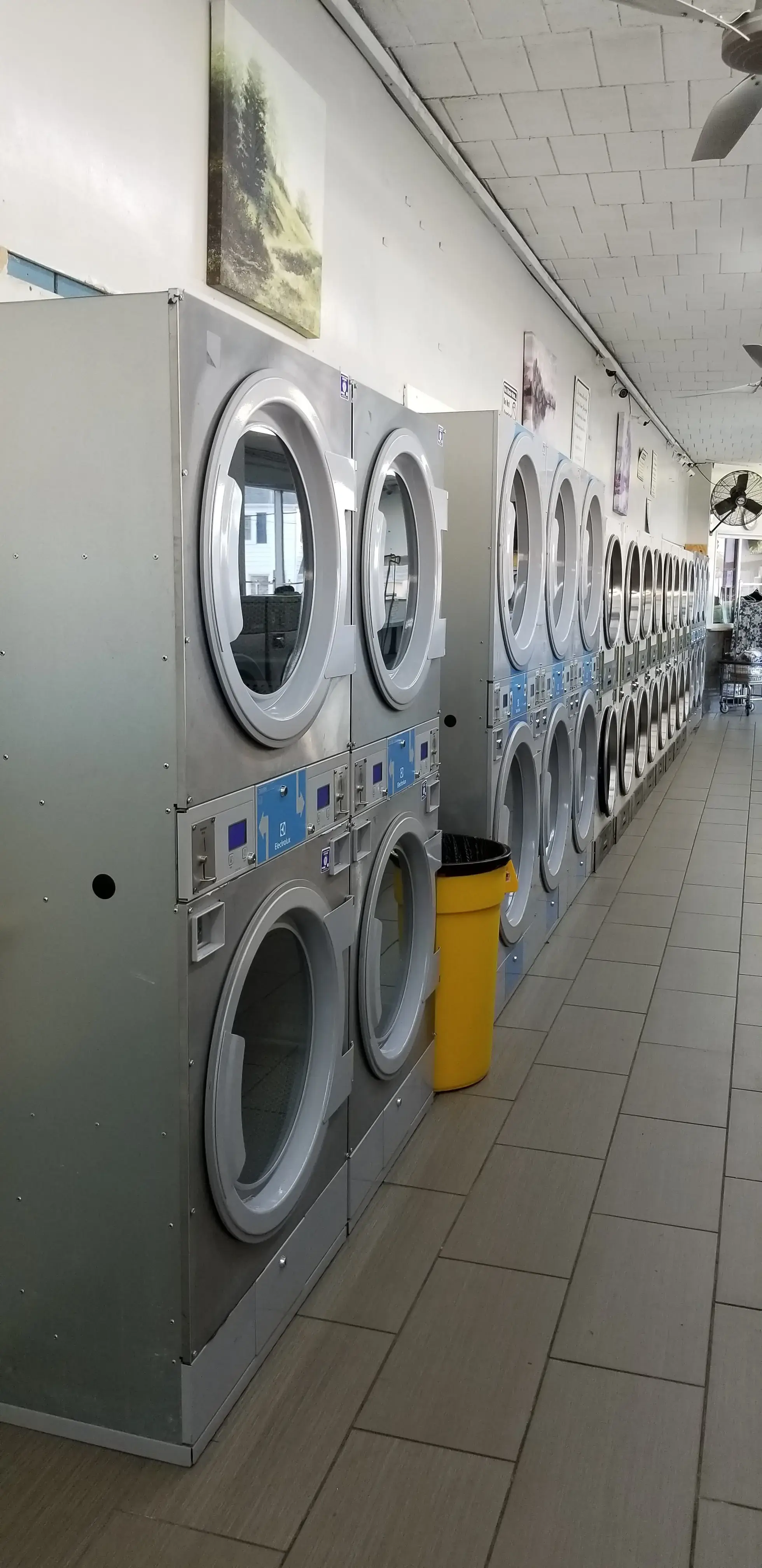 Red Bank Laundry Center - Image 10