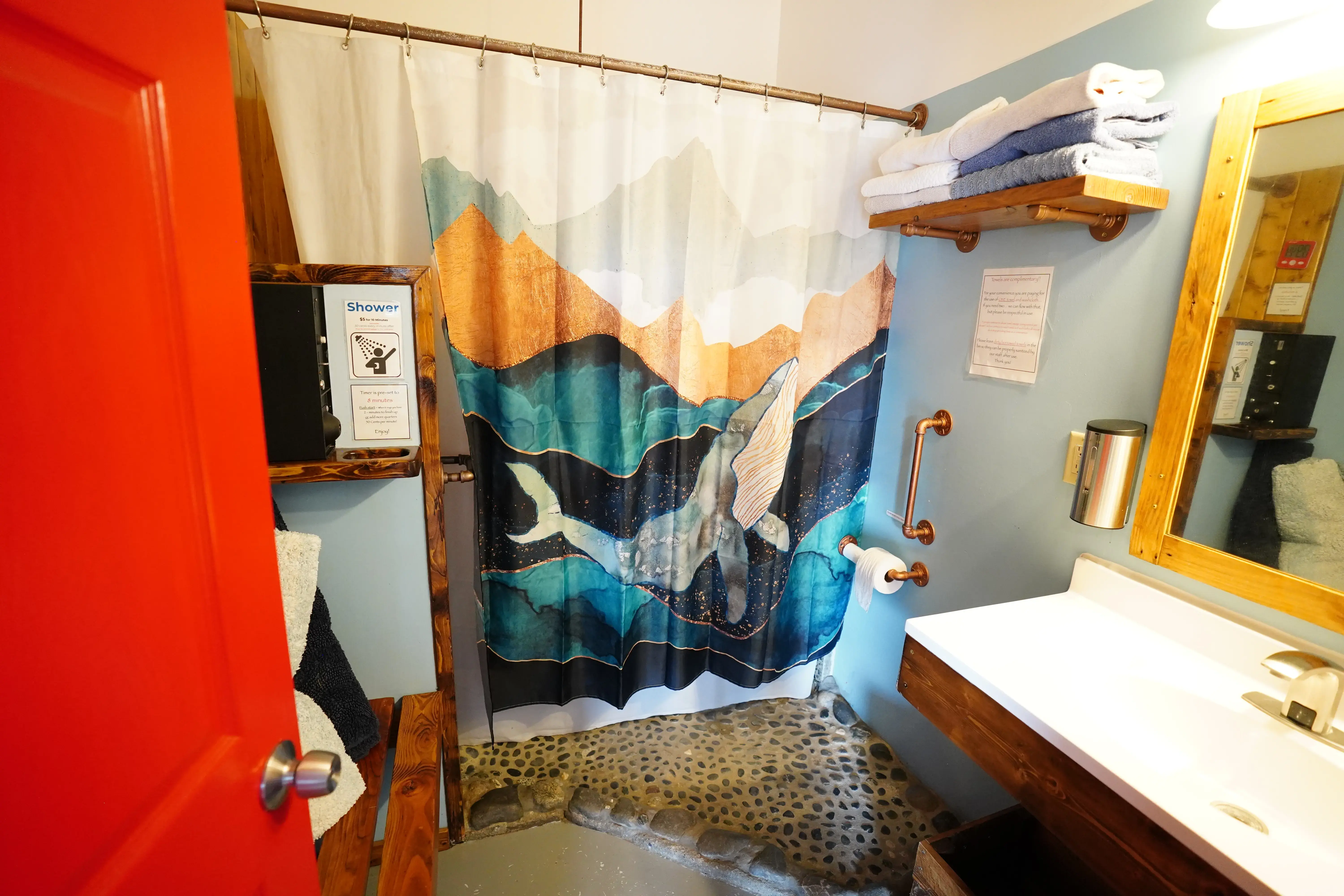 Red Door Laundry - Image 4