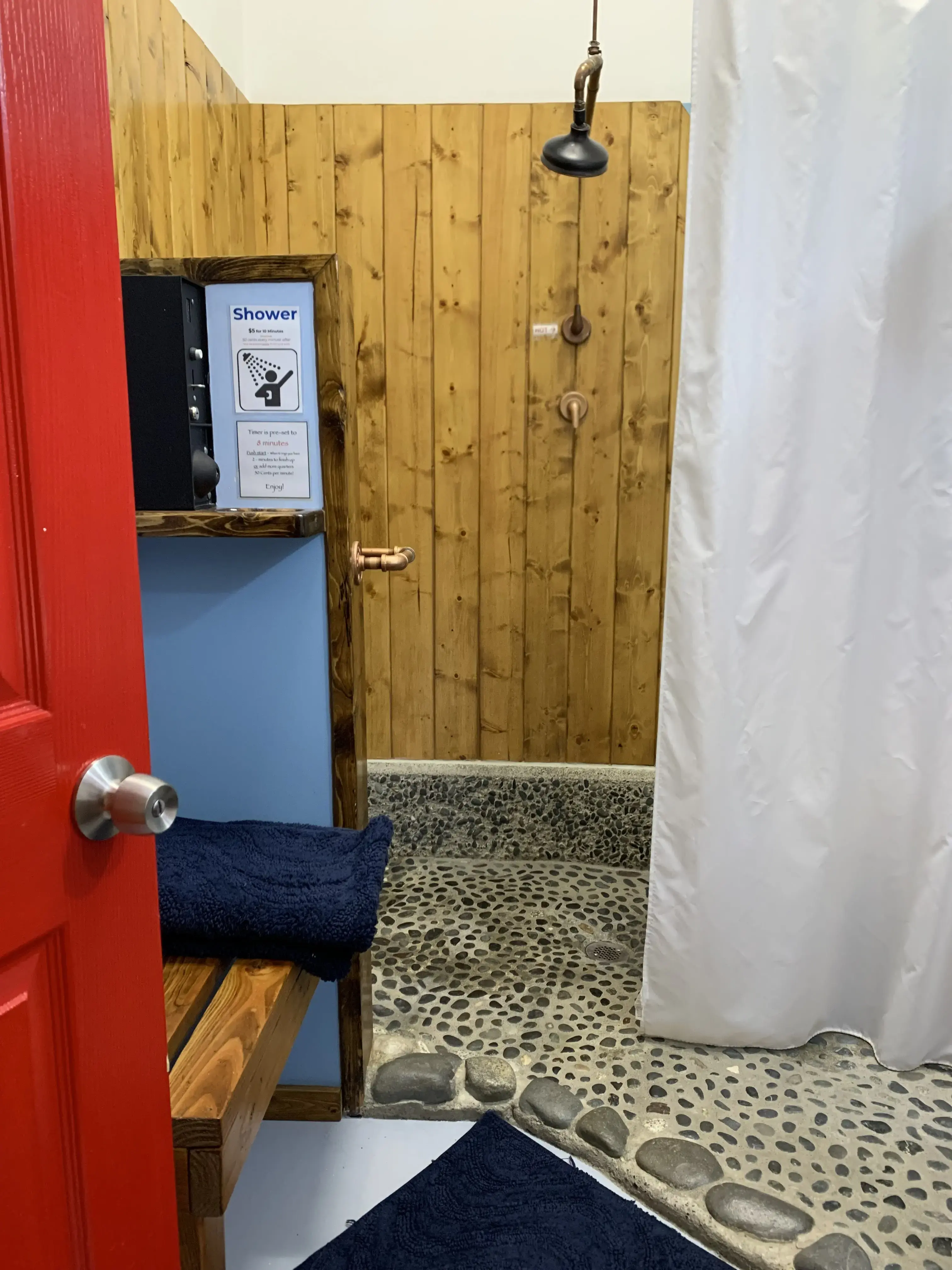 Red Door Laundry - Image 15