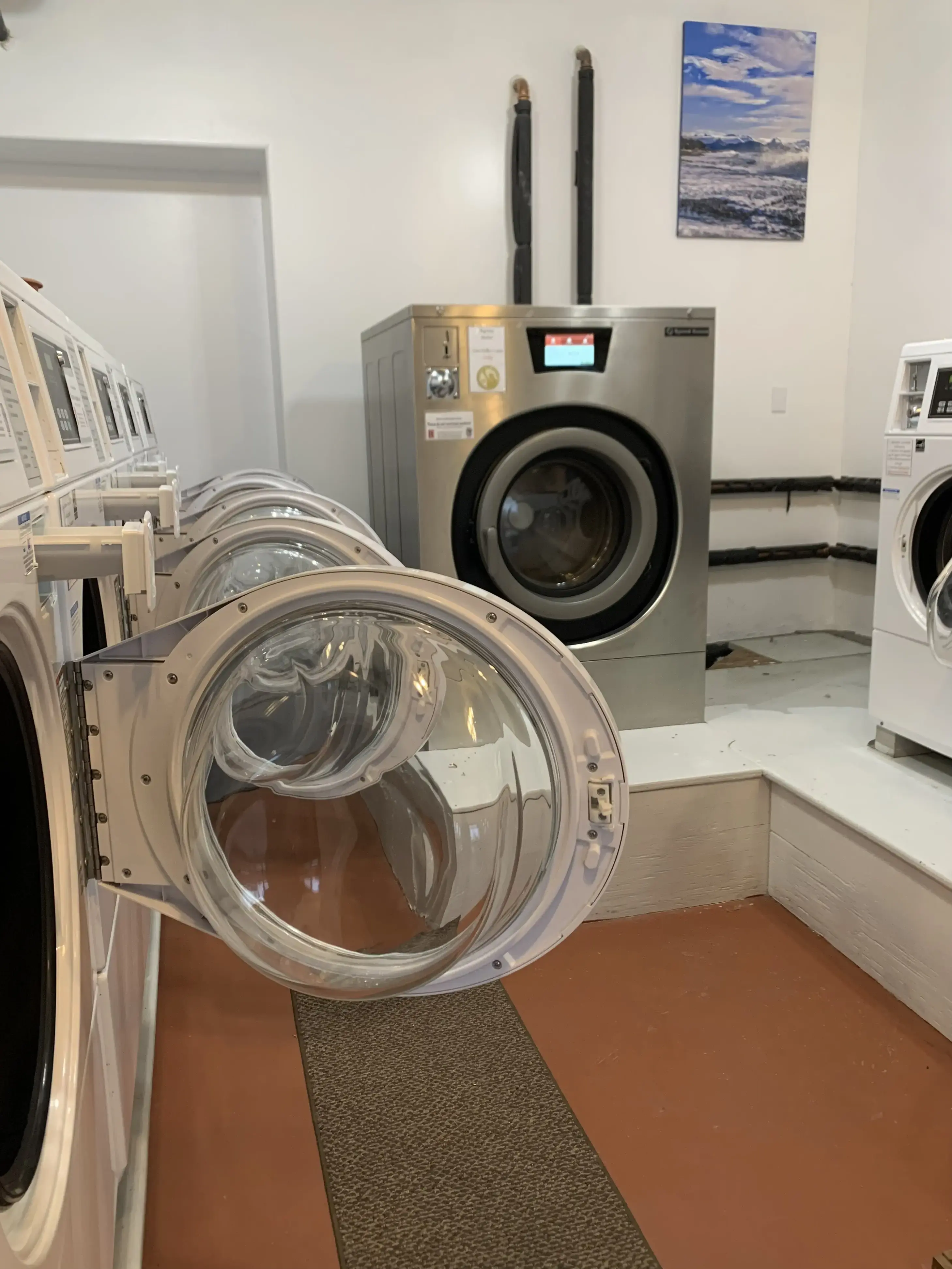 Red Door Laundry thumbnail 5