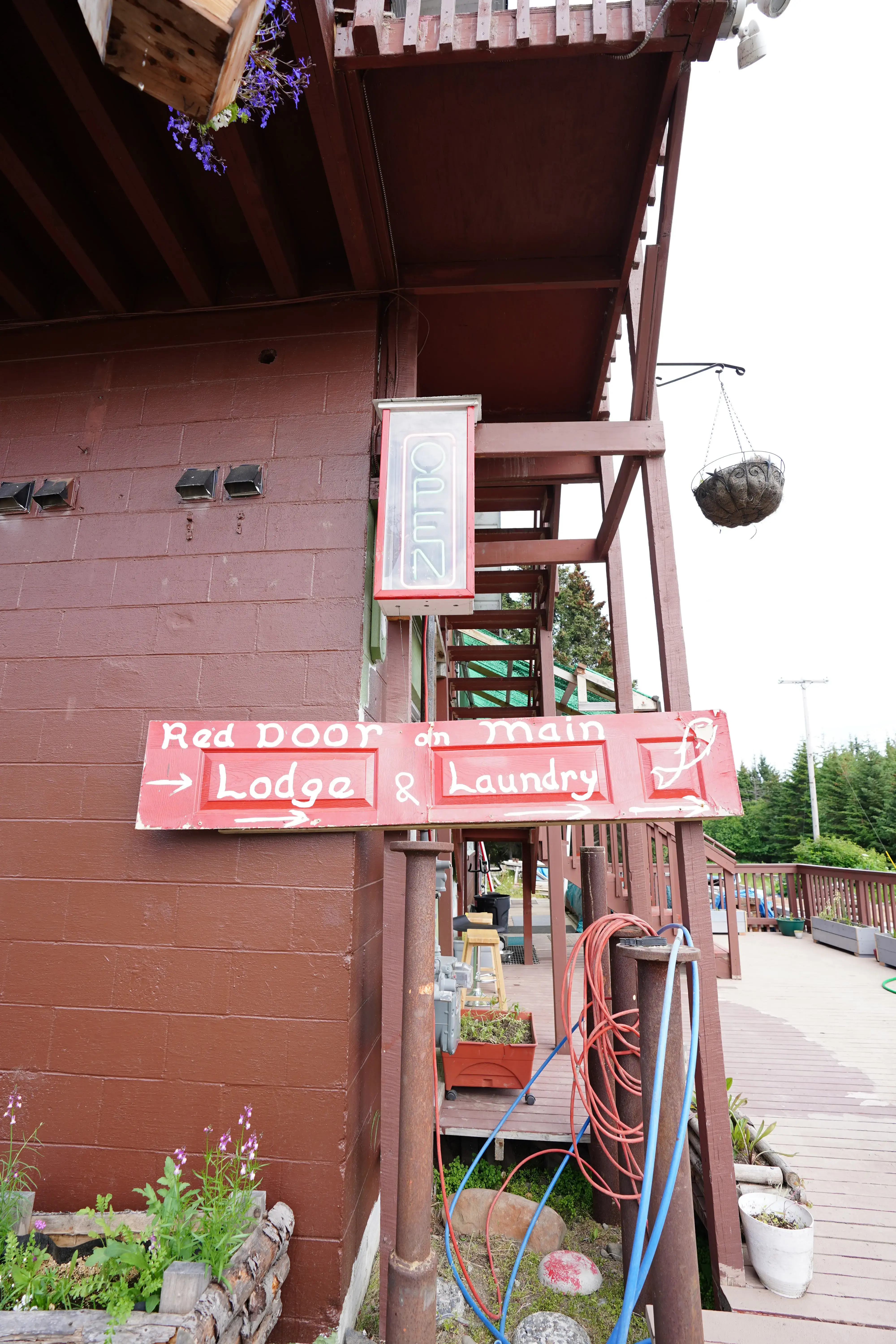 Red Door Laundry thumbnail 11