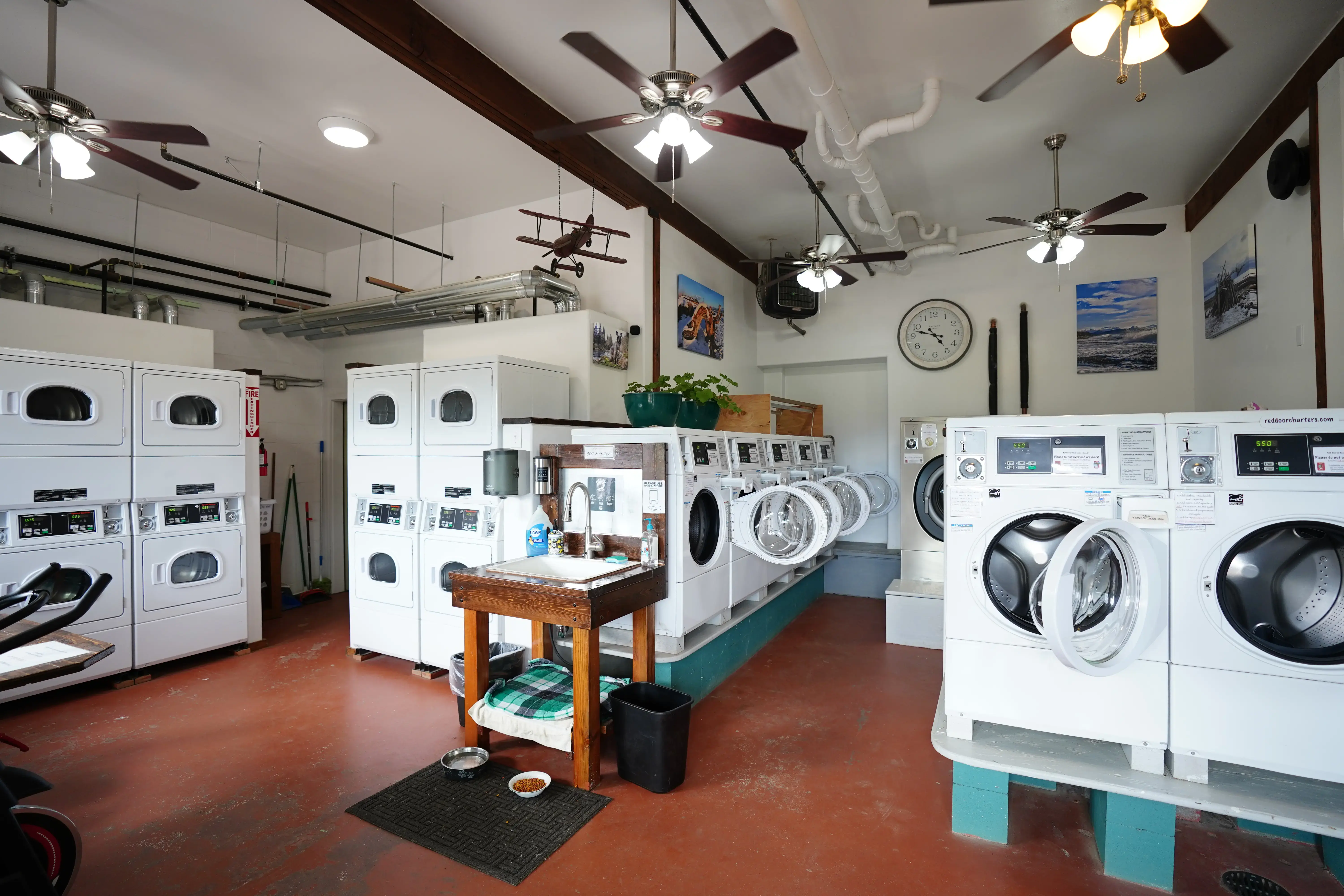 Red Door Laundry - Image 1