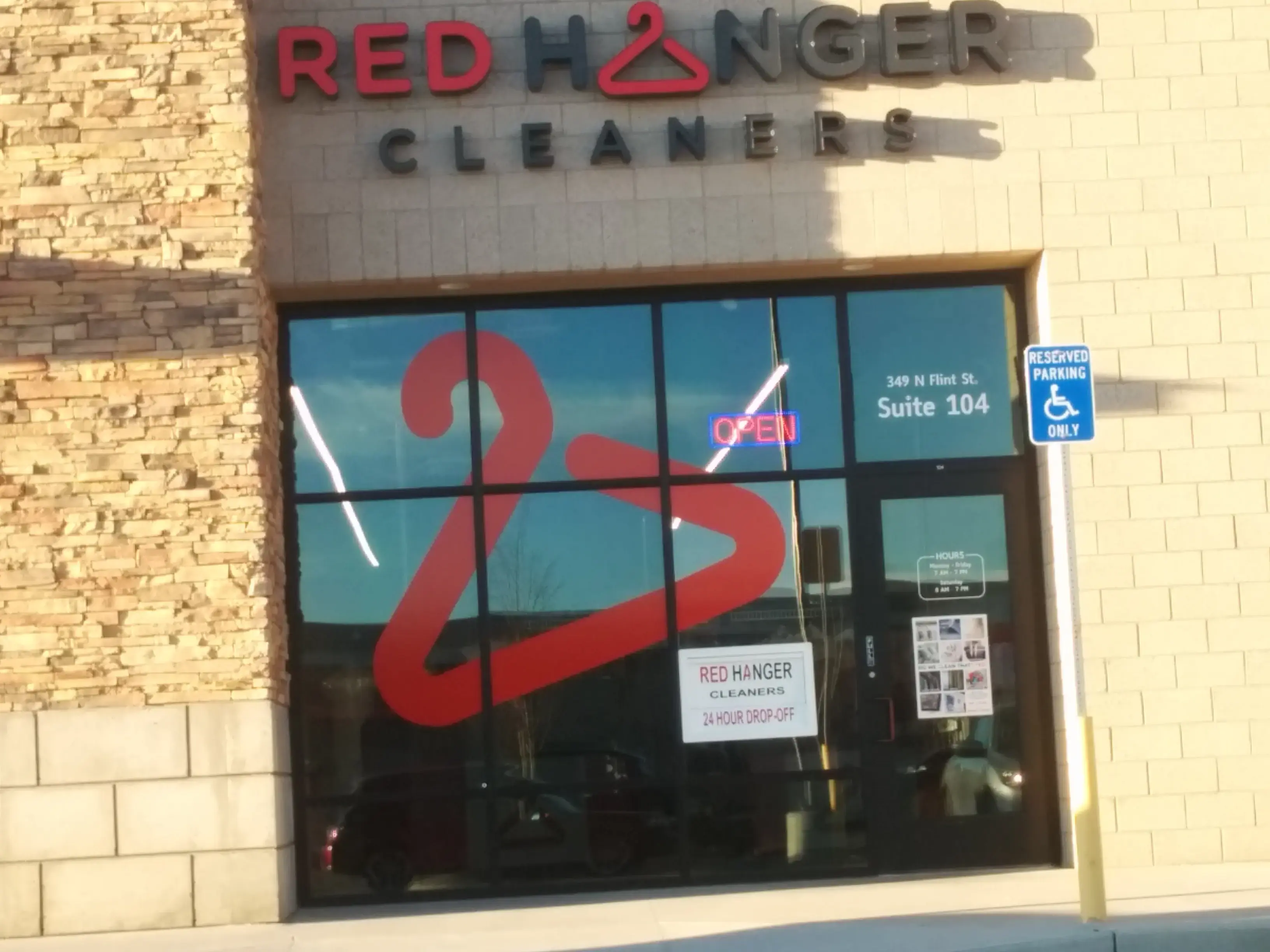 Red Hanger - Kaysville - Image 13