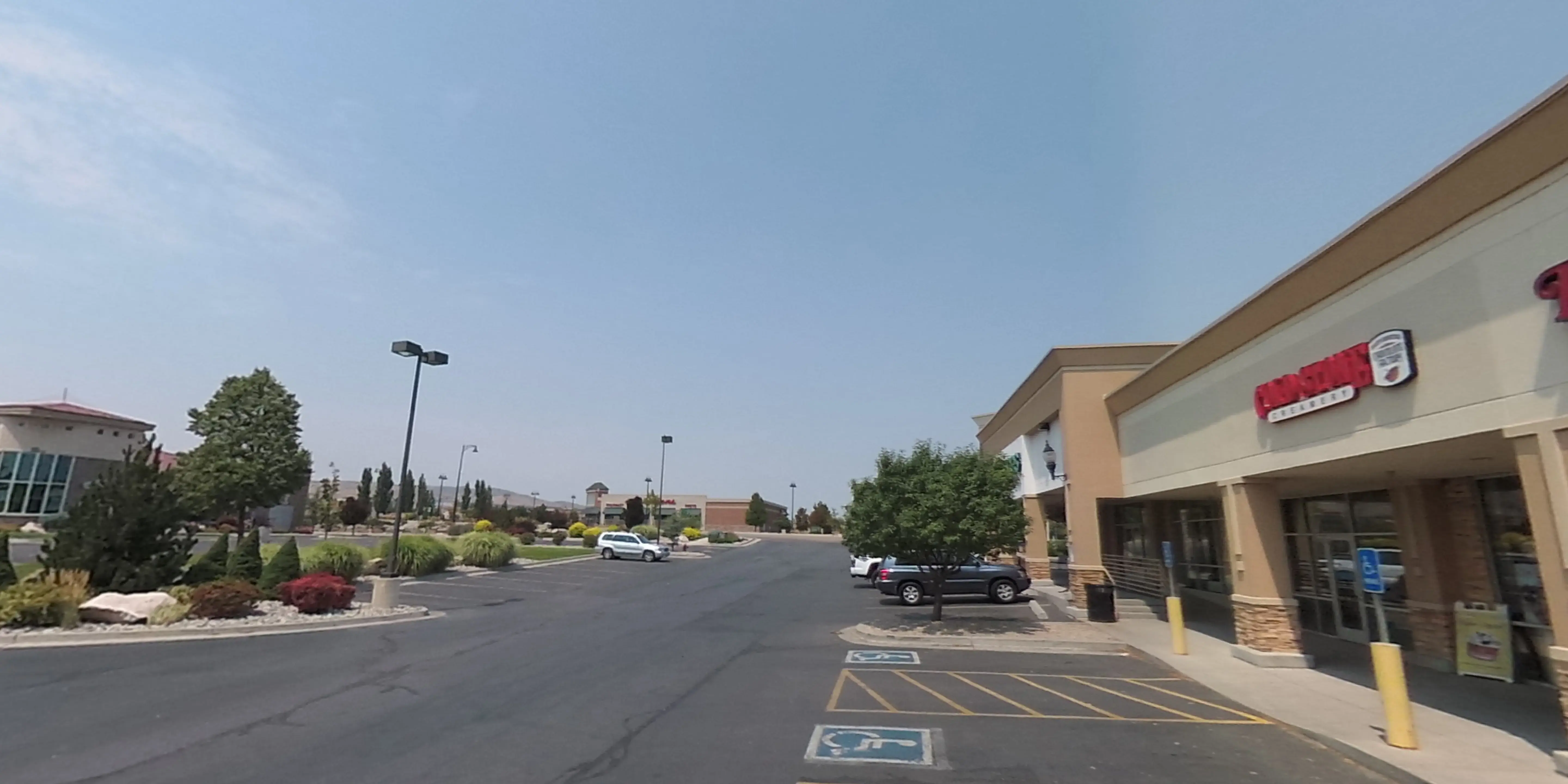 Red Hanger - Saratoga Springs - Image 2
