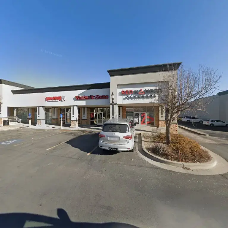Red Hanger - Saratoga Springs - Image 8