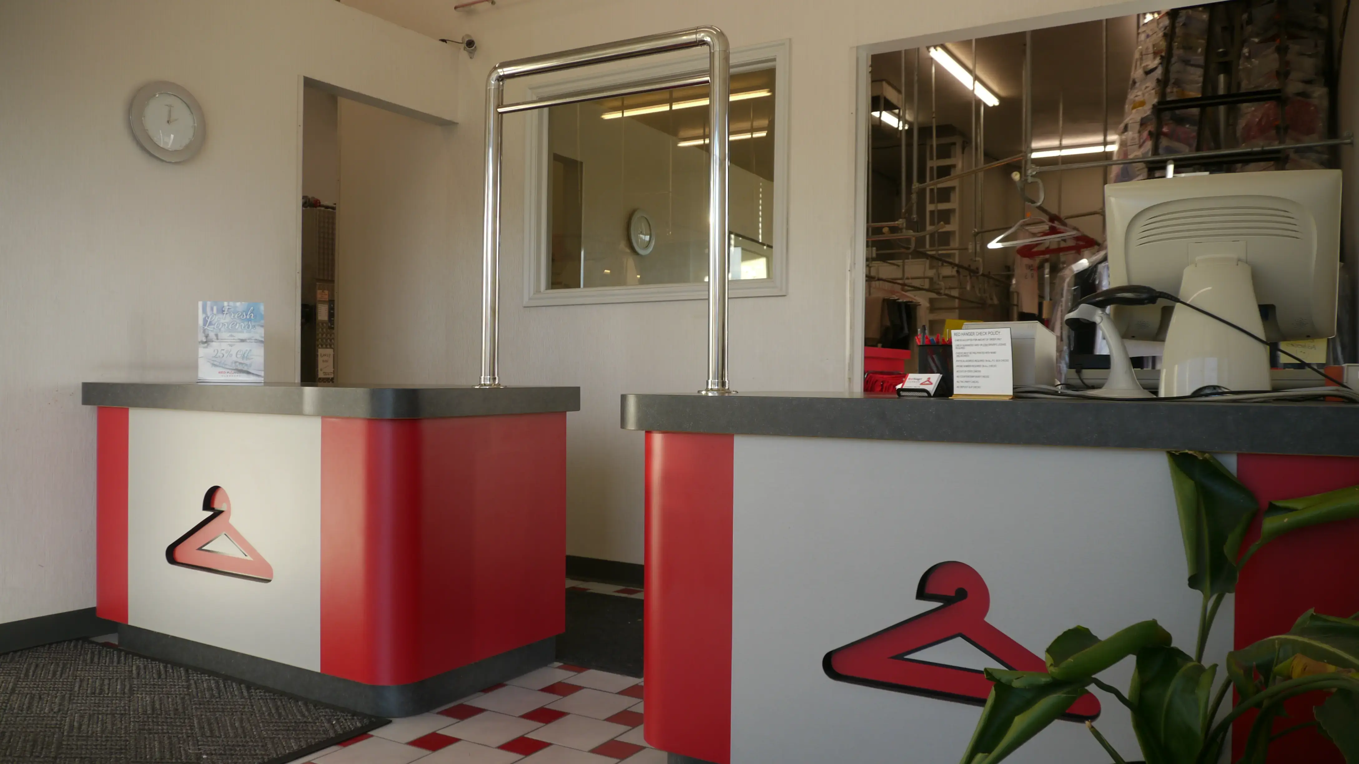 Red Hanger - South Jordan - Image 4