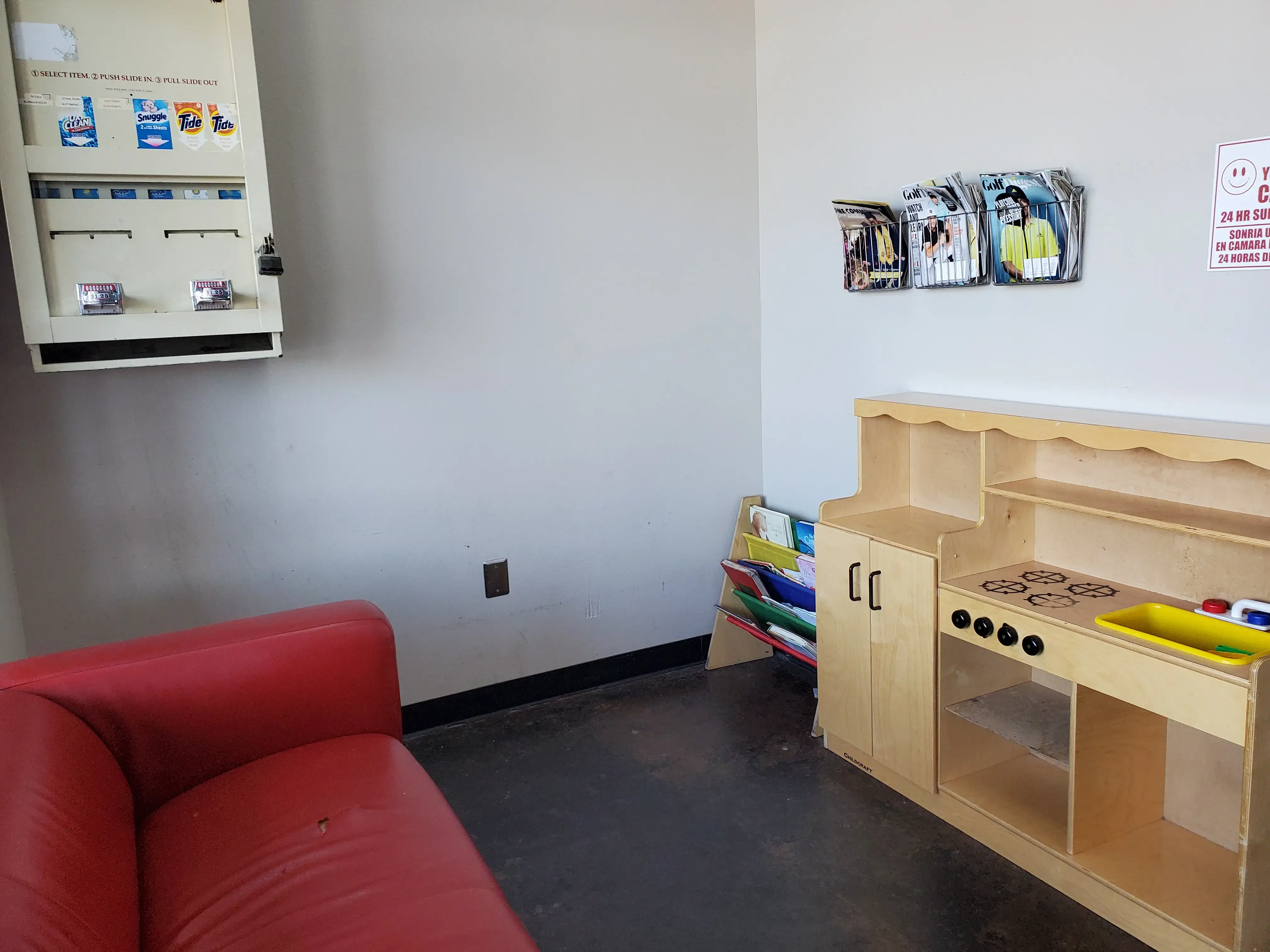 Red's Laundry - Image 13