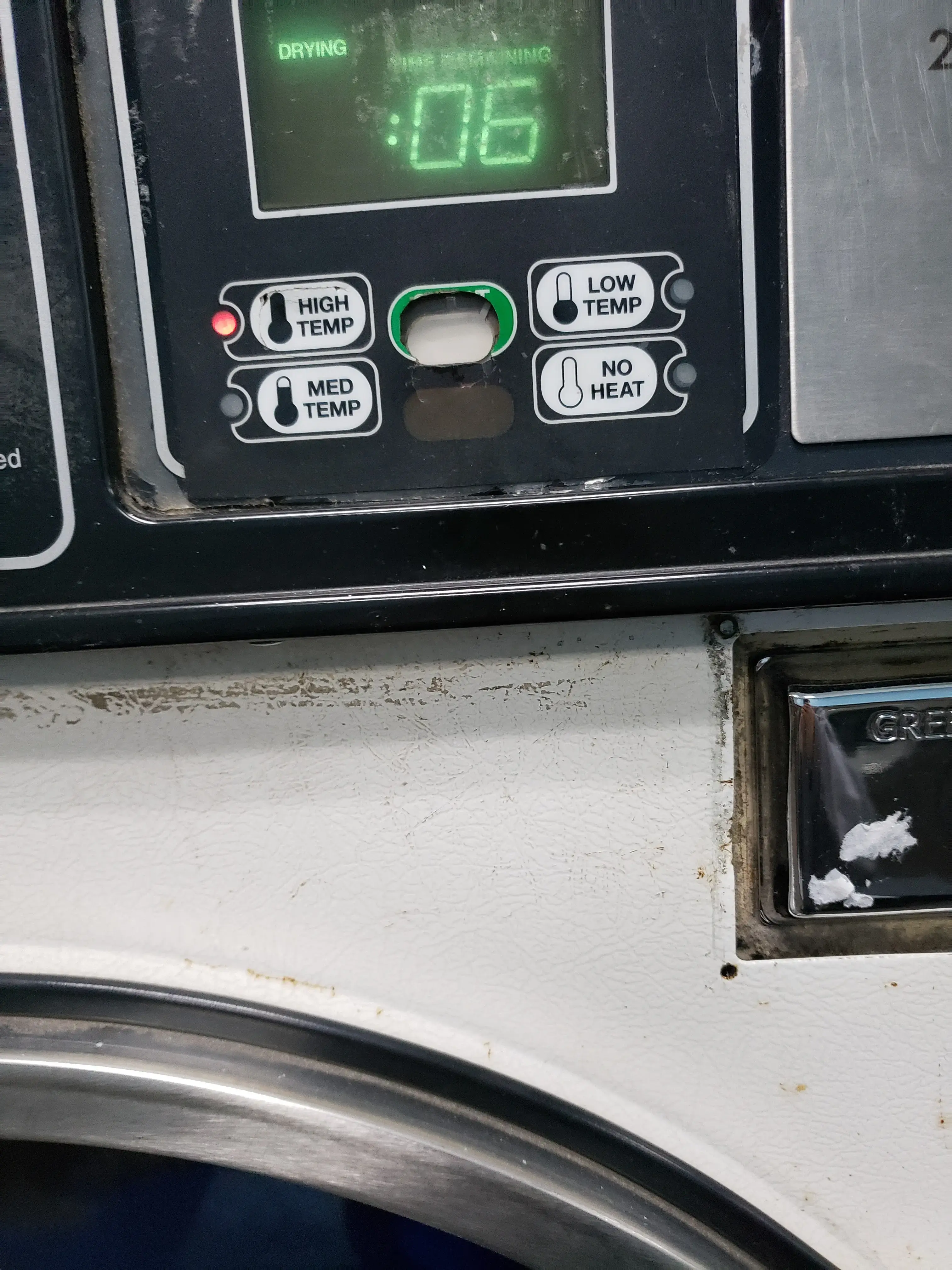 Red's Laundry - Image 5