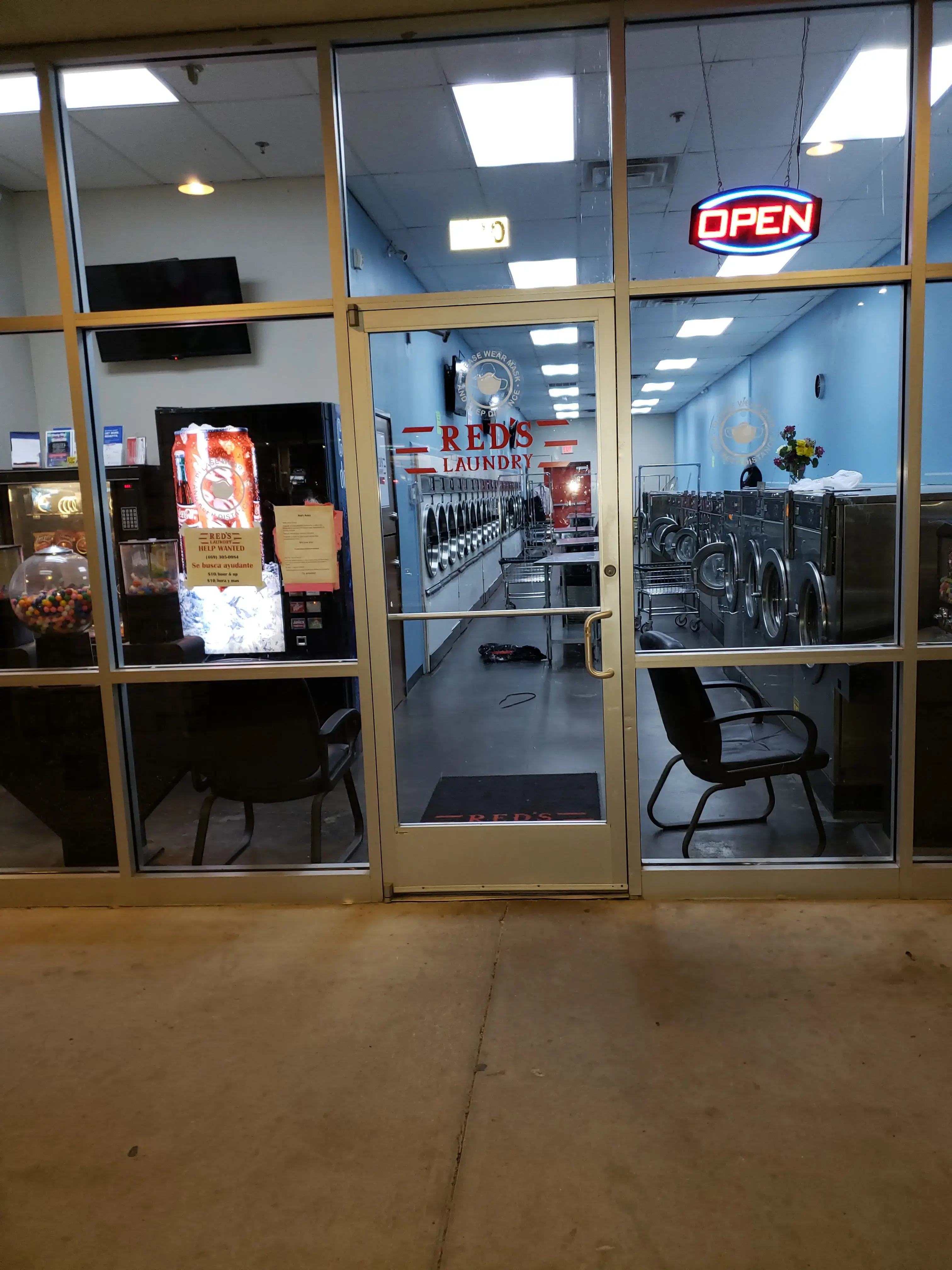 Red's Laundry - Image 7