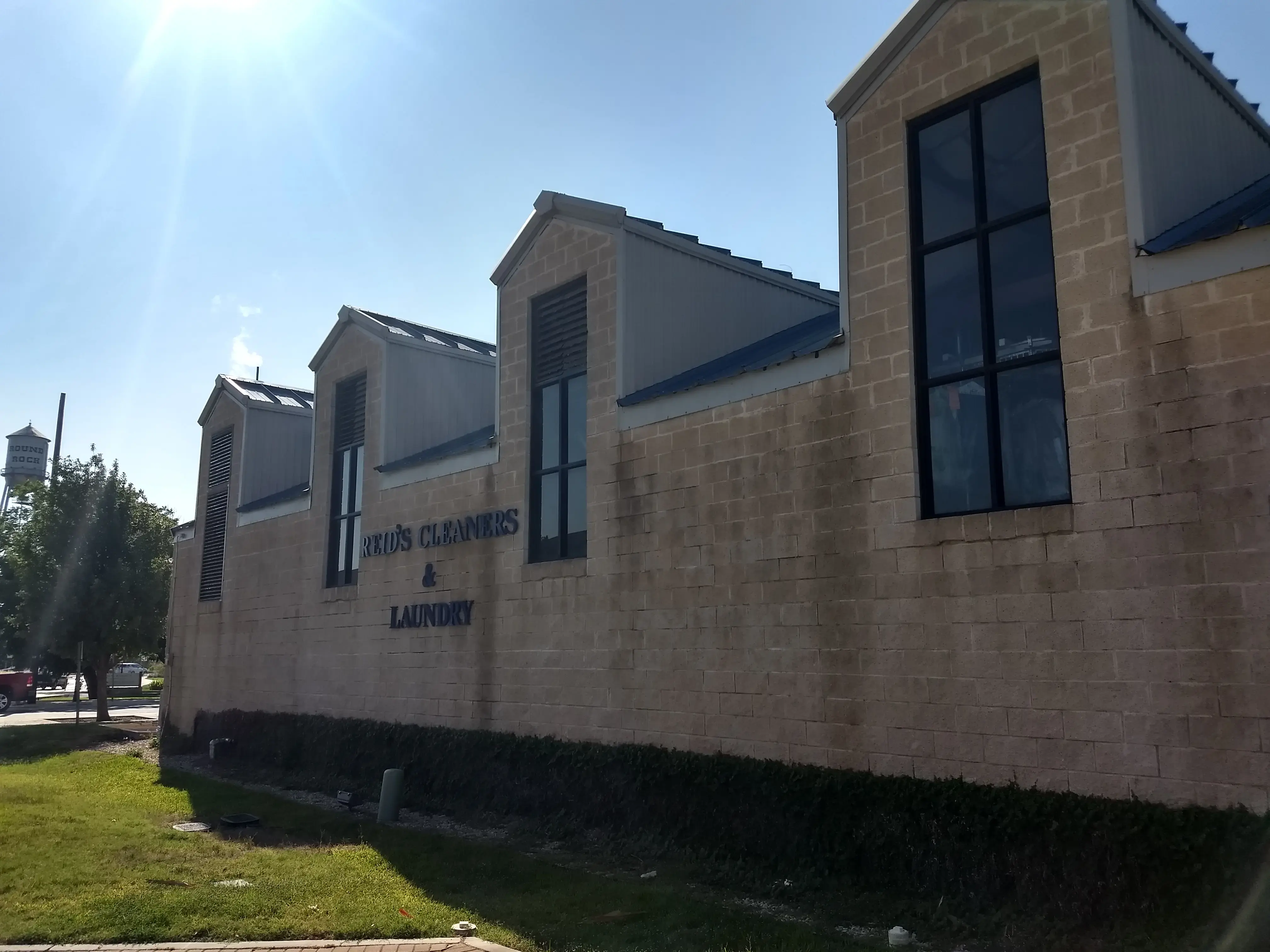 Reid's Cleaners & Laundry location