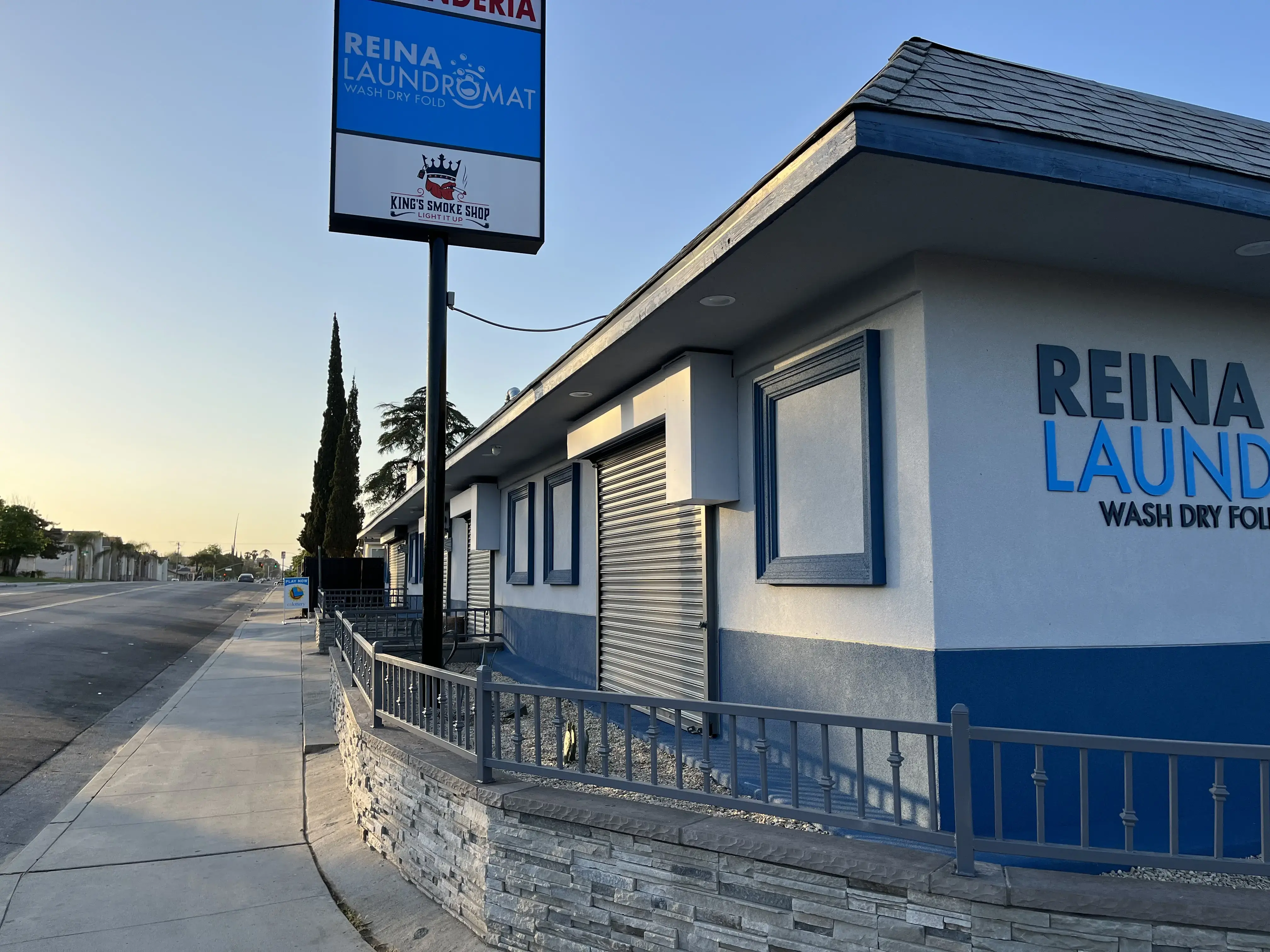Reina Laundromat thumbnail 4