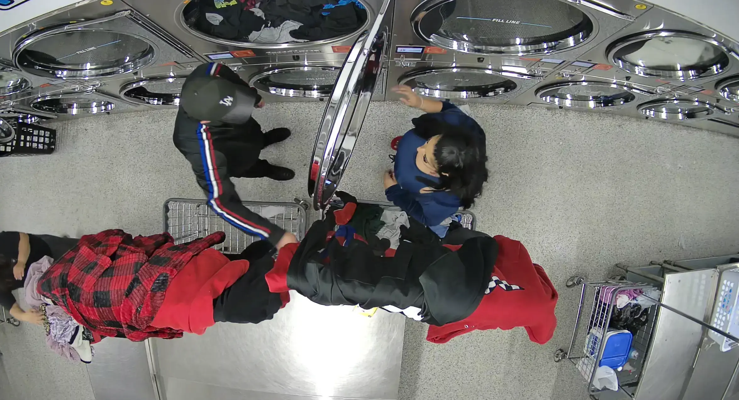 Reina Laundromat thumbnail 8