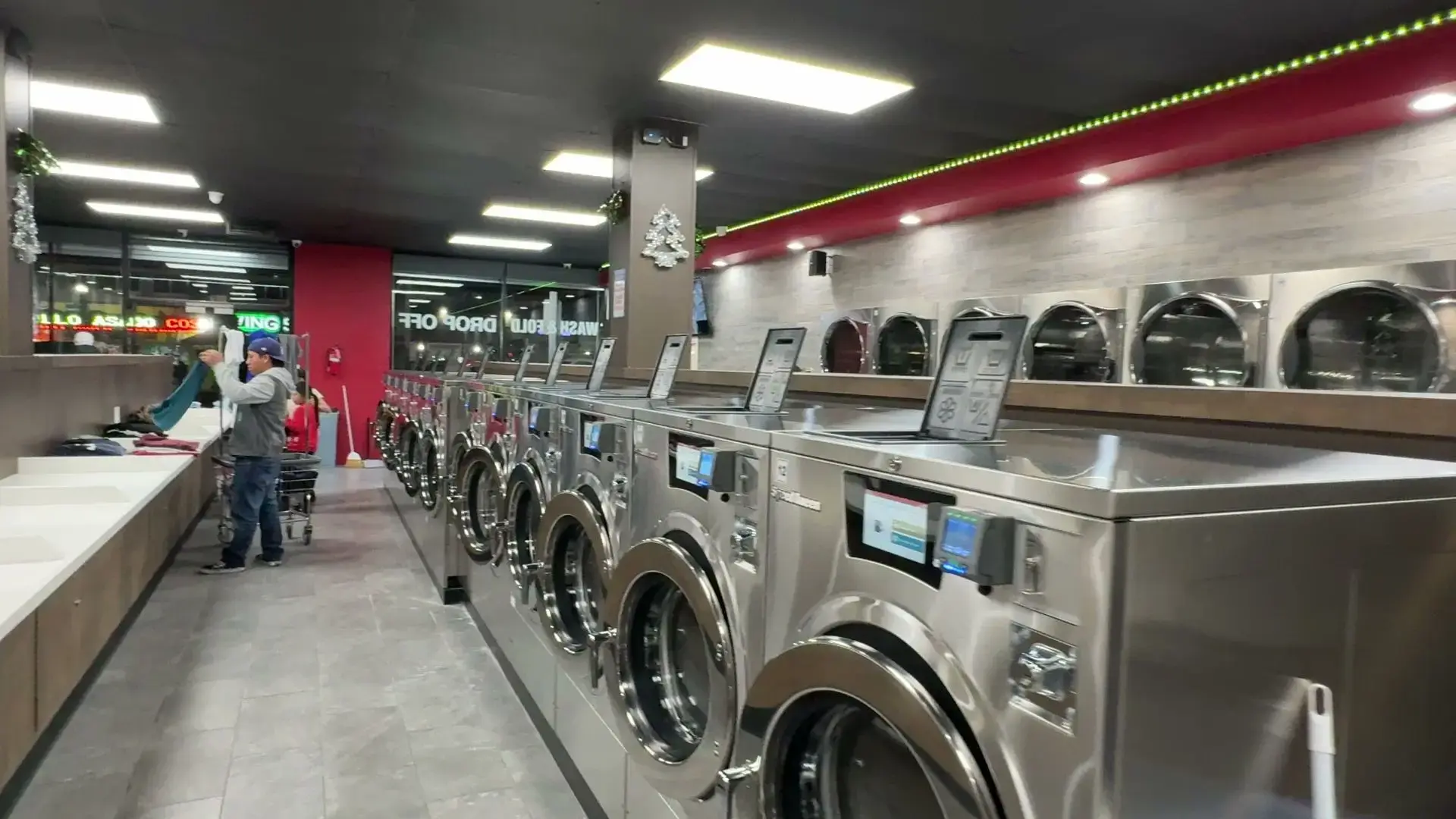 Reina Lavanderia thumbnail 20