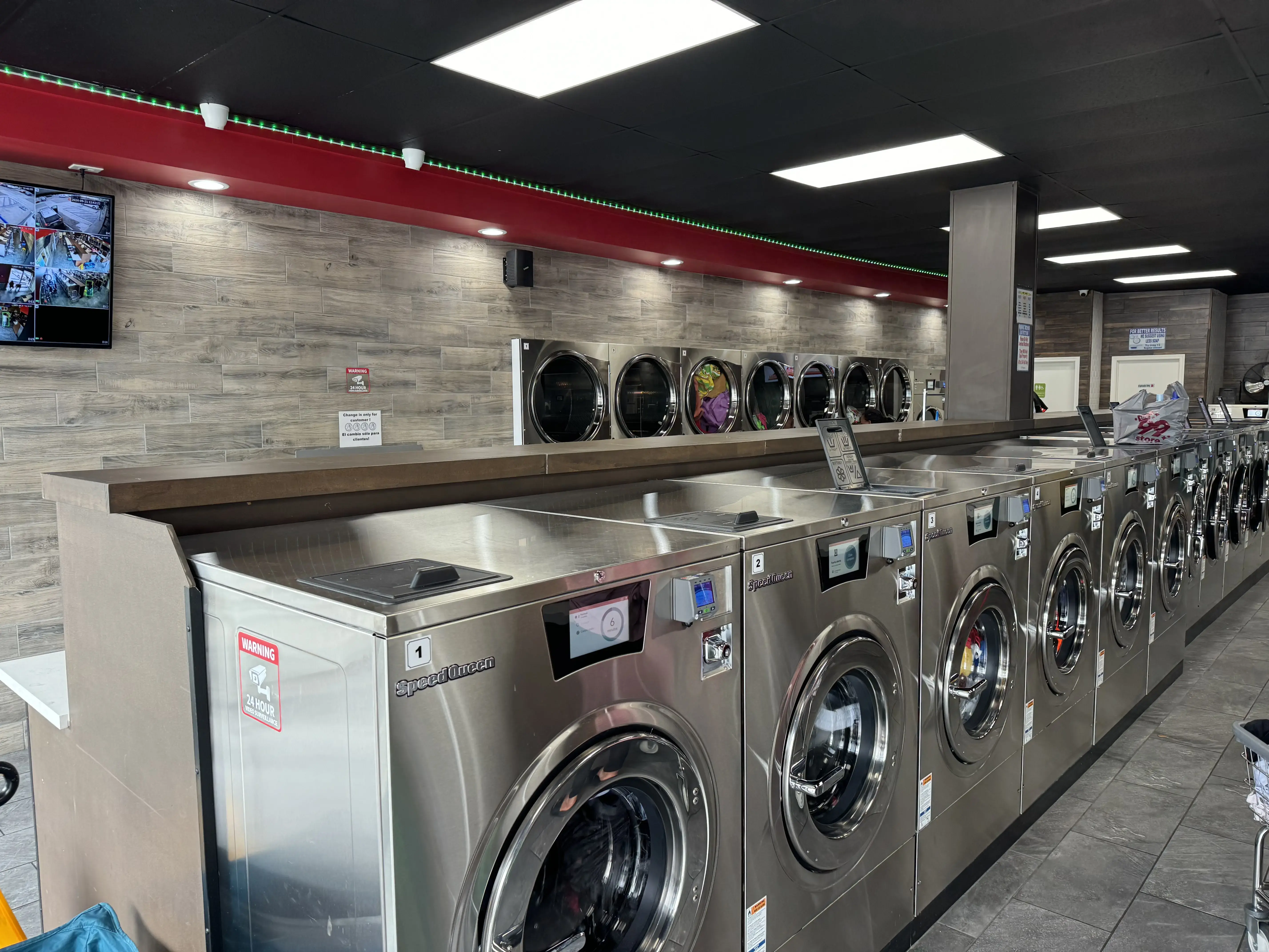 Reina Lavanderia - Image 3