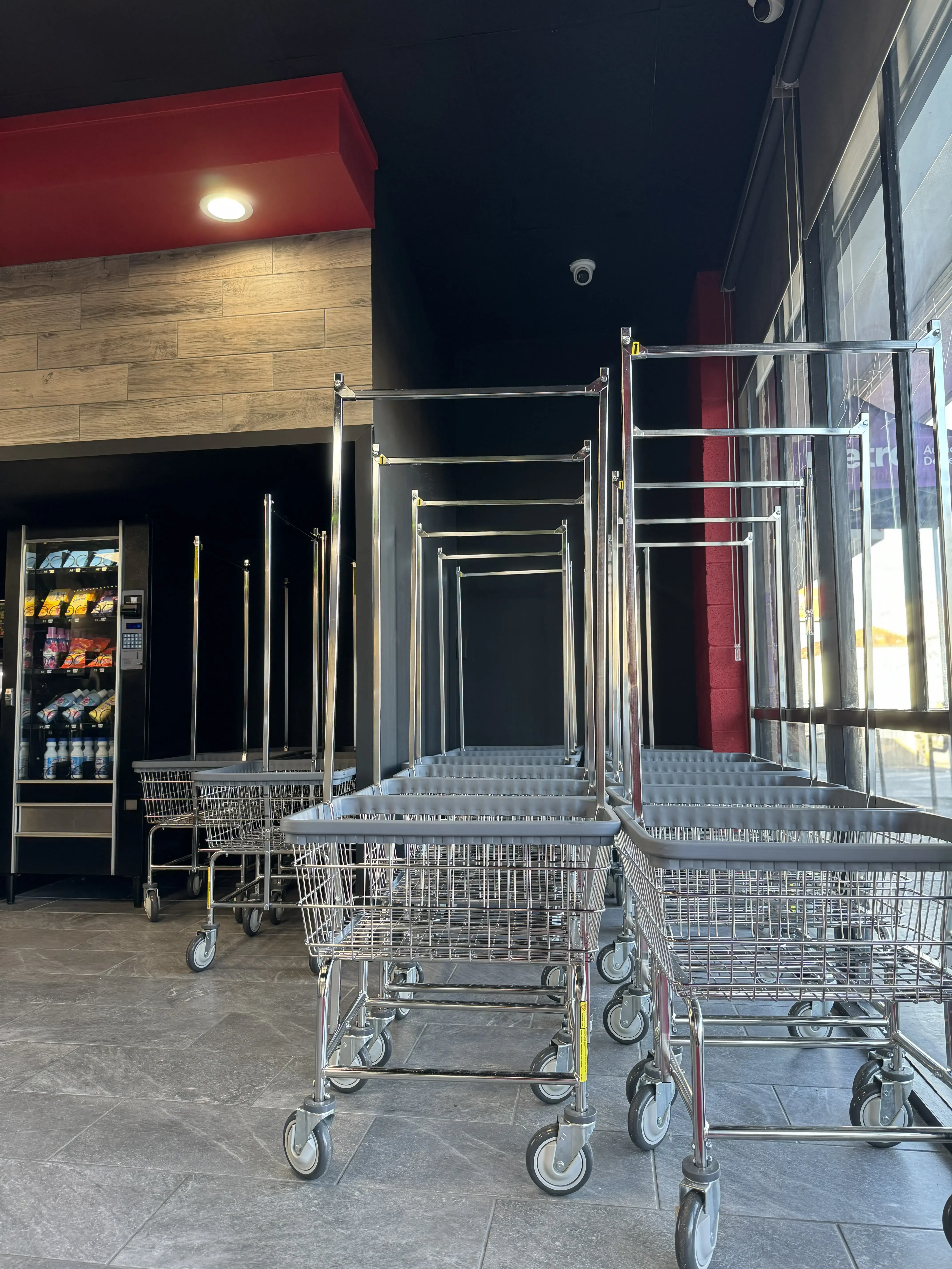 Reina Lavanderia - Image 11