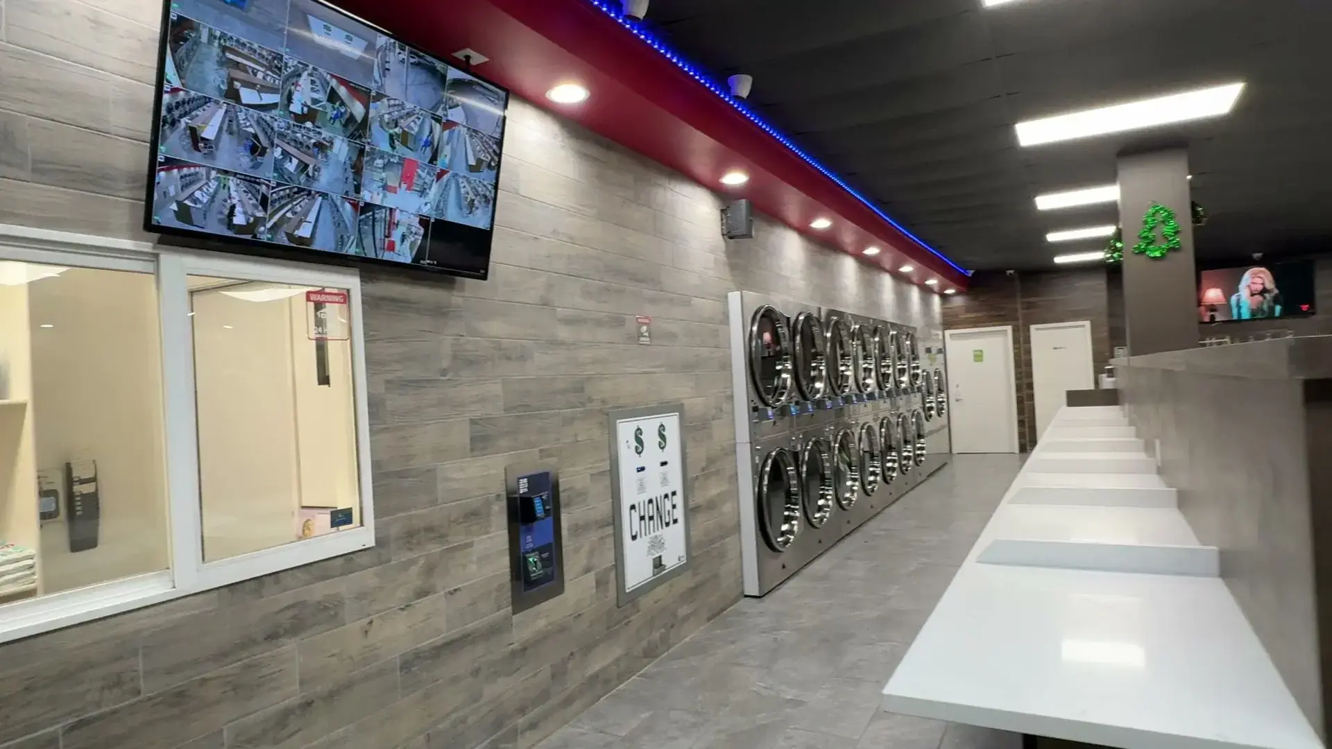 Reina Lavanderia - Image 5