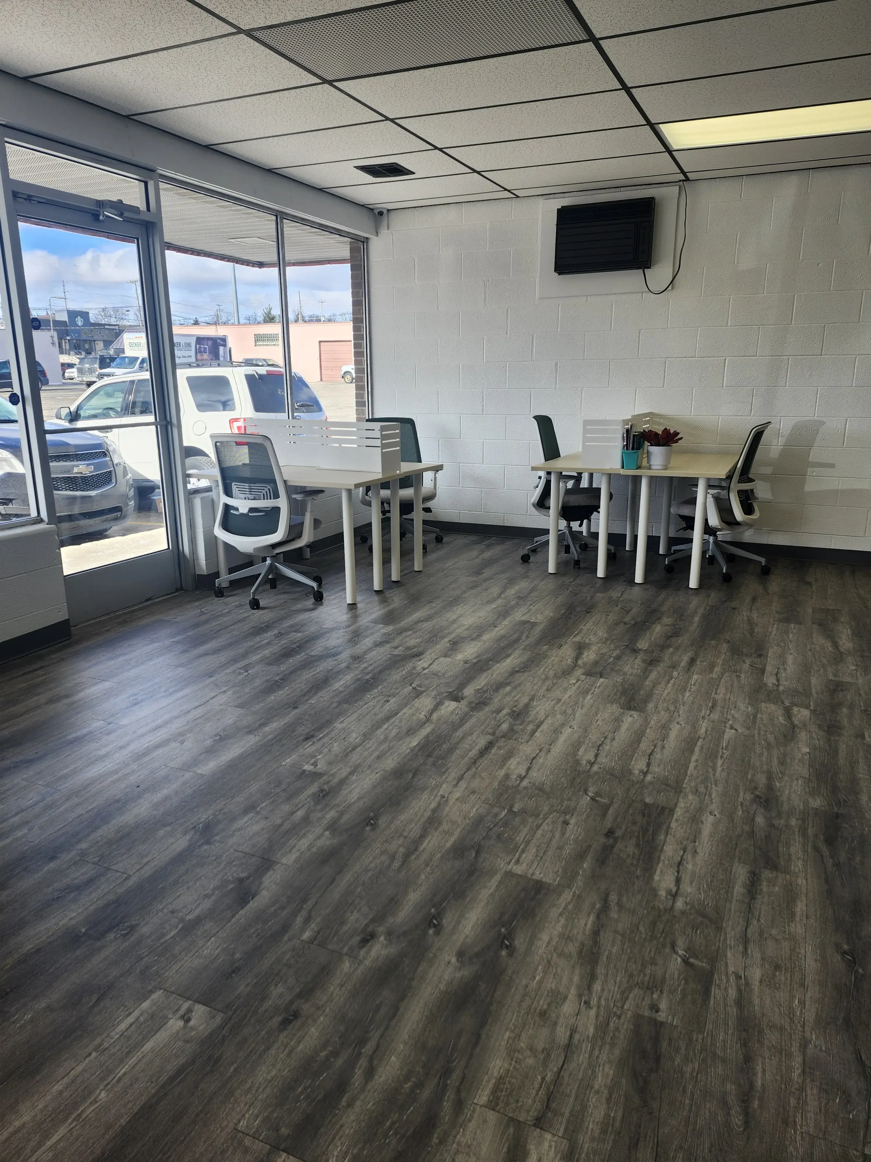 REJUV Laundromat - Michigan Street thumbnail 5