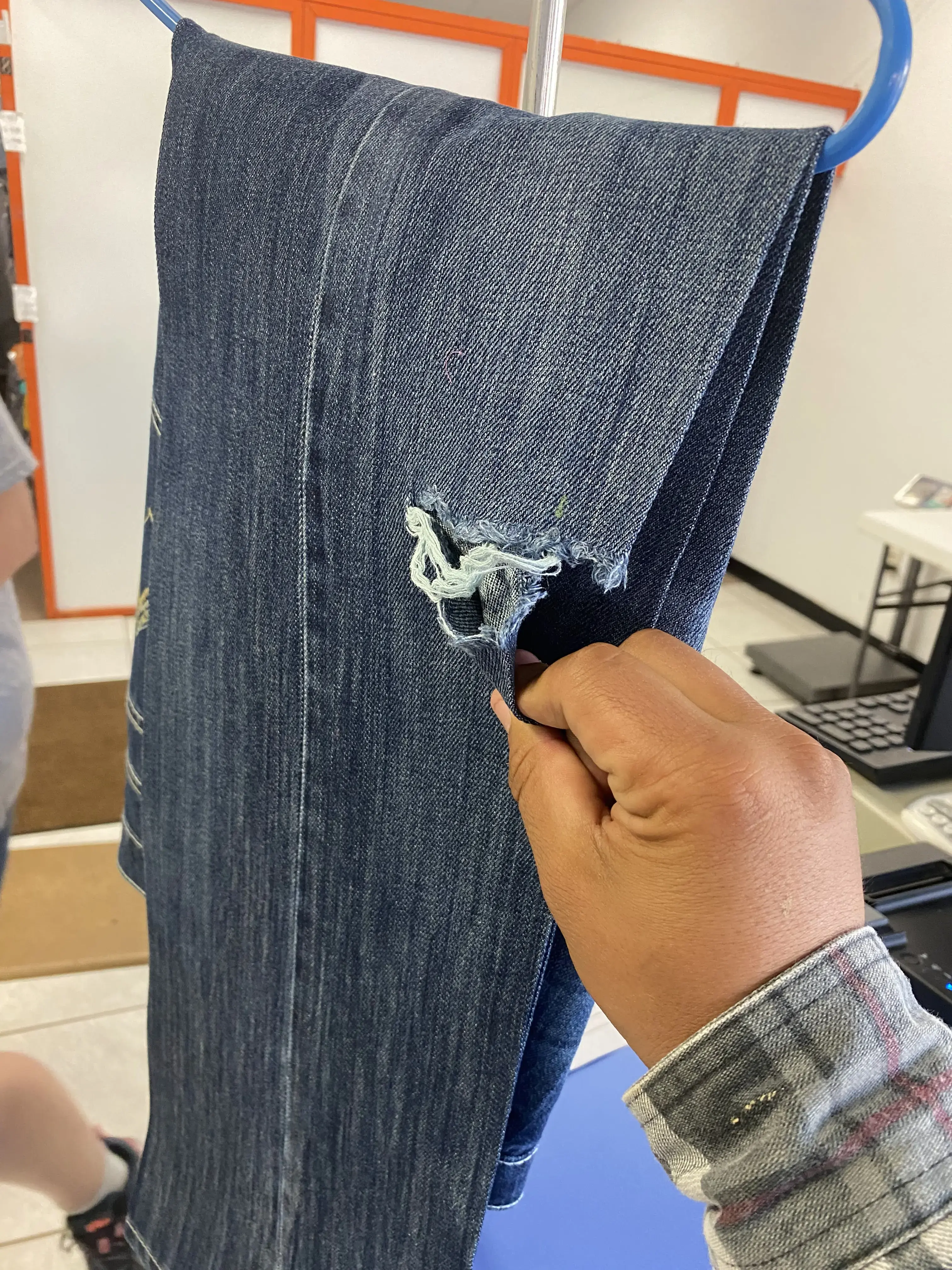 Reliable Dry Cleaners & Laundry thumbnail 3