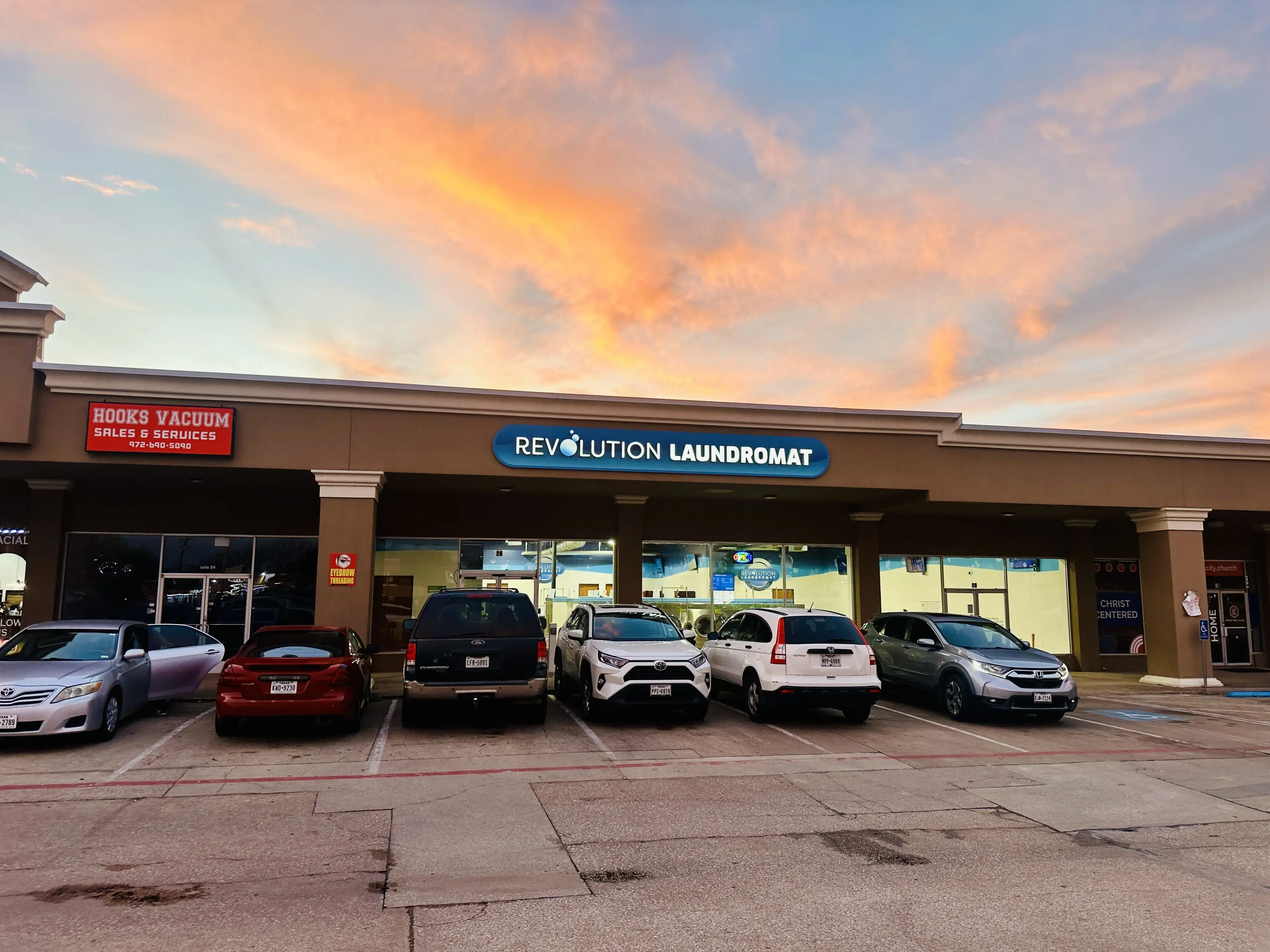 Revolution Laundromat | Richardson - Image 5