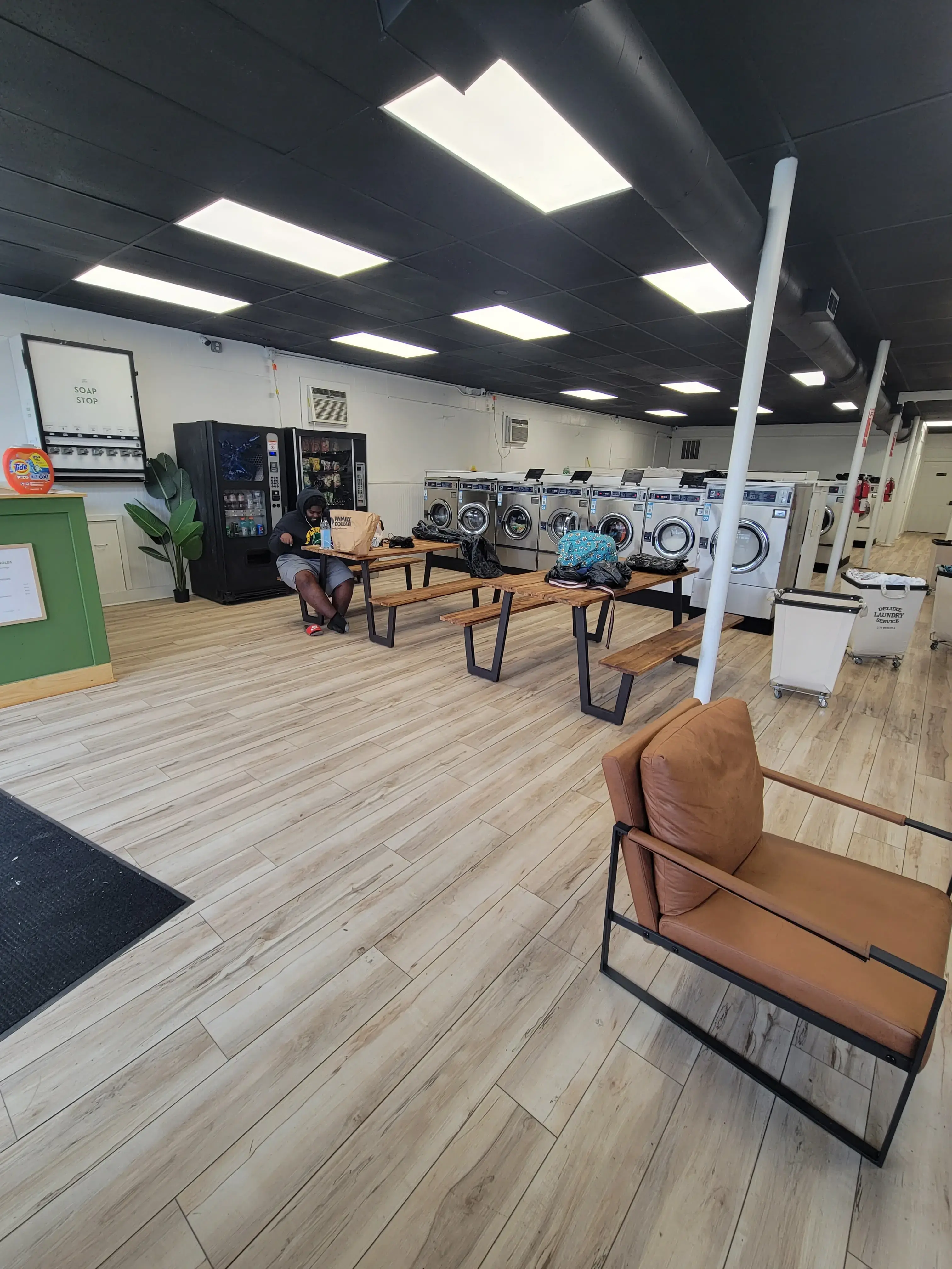 Reynolds Laundromat thumbnail 8