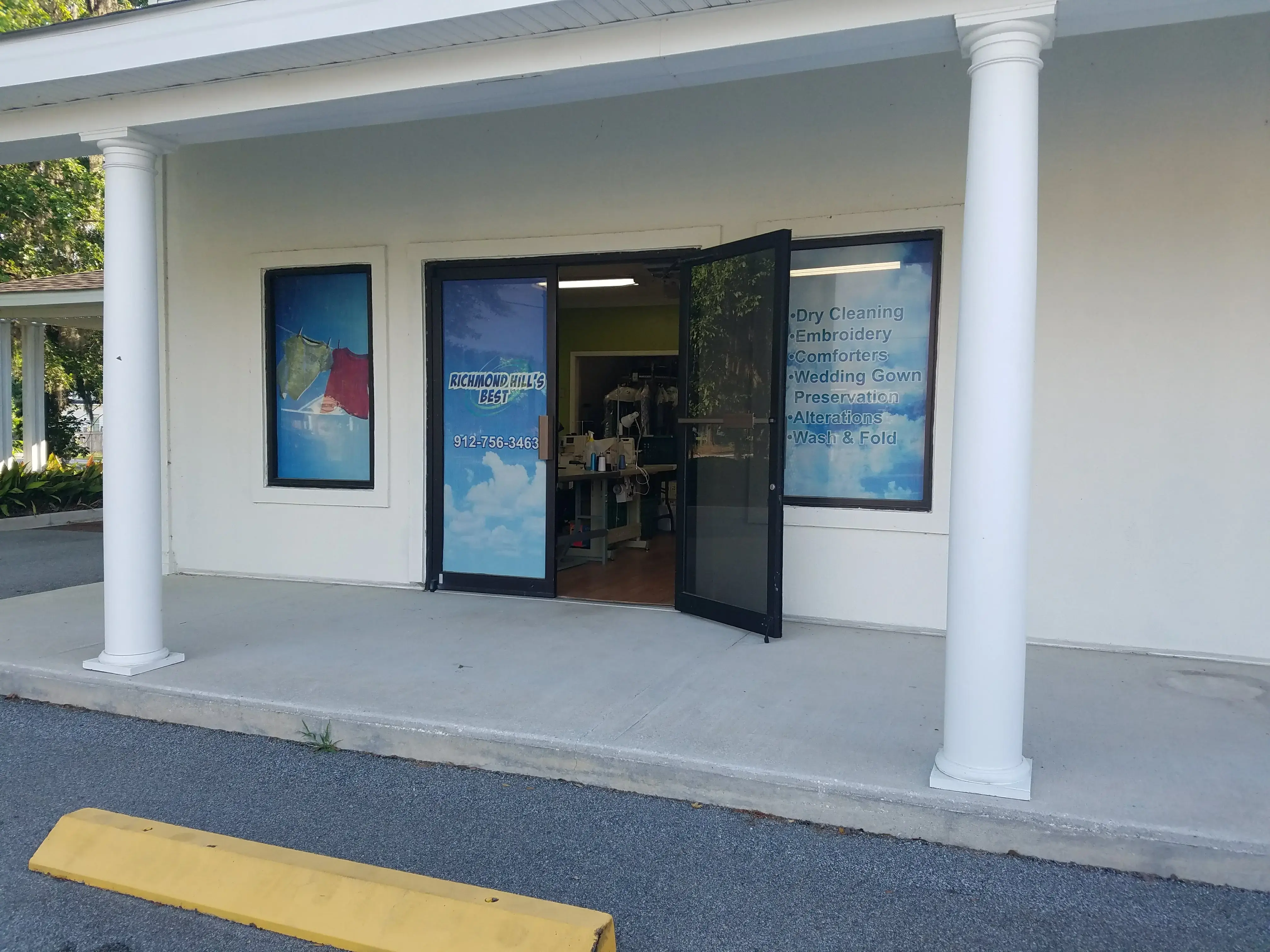Richmond Hill's Best Dry Cleaners thumbnail 3