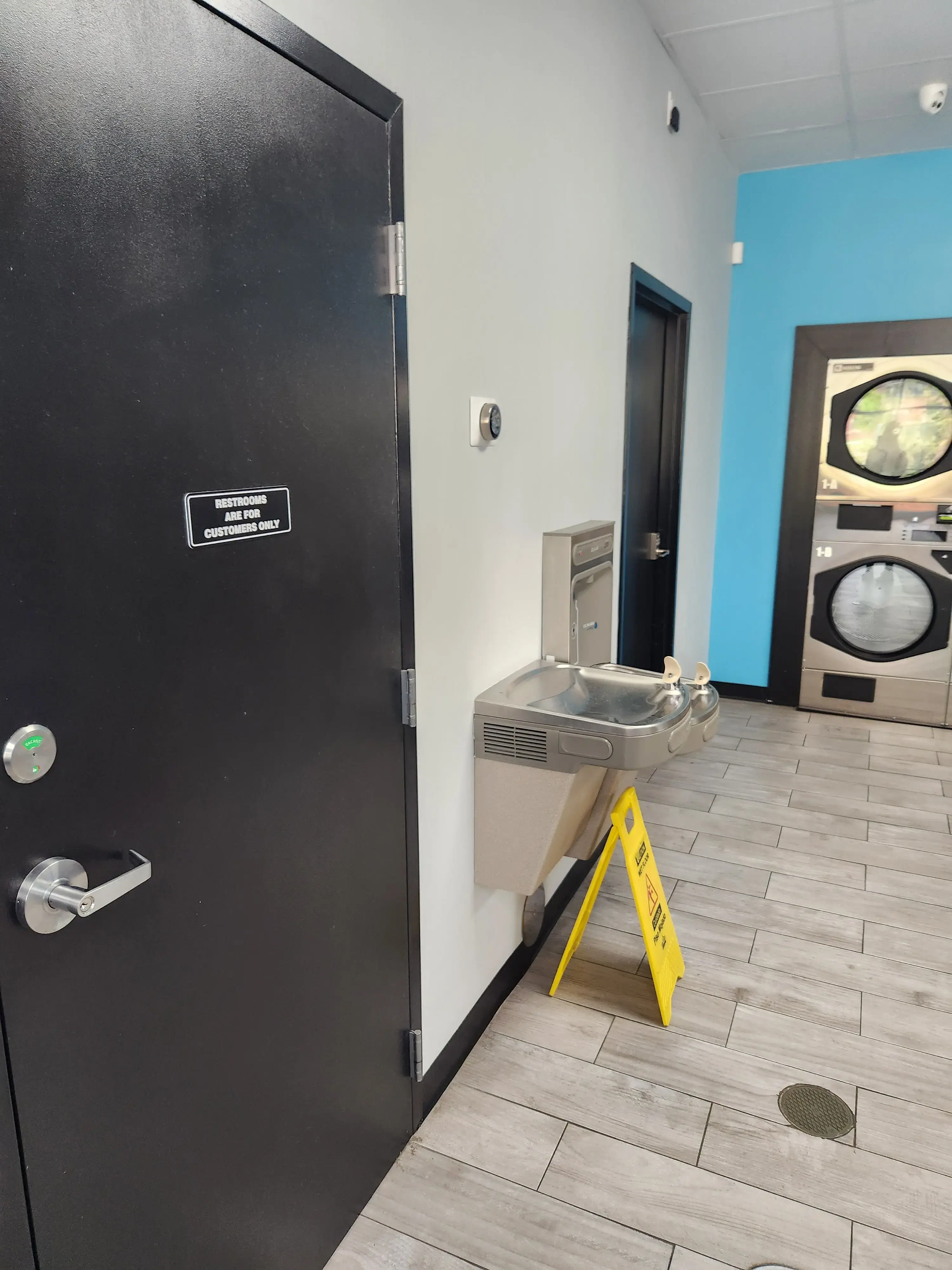 Rise N Rinse Laundromat thumbnail 12