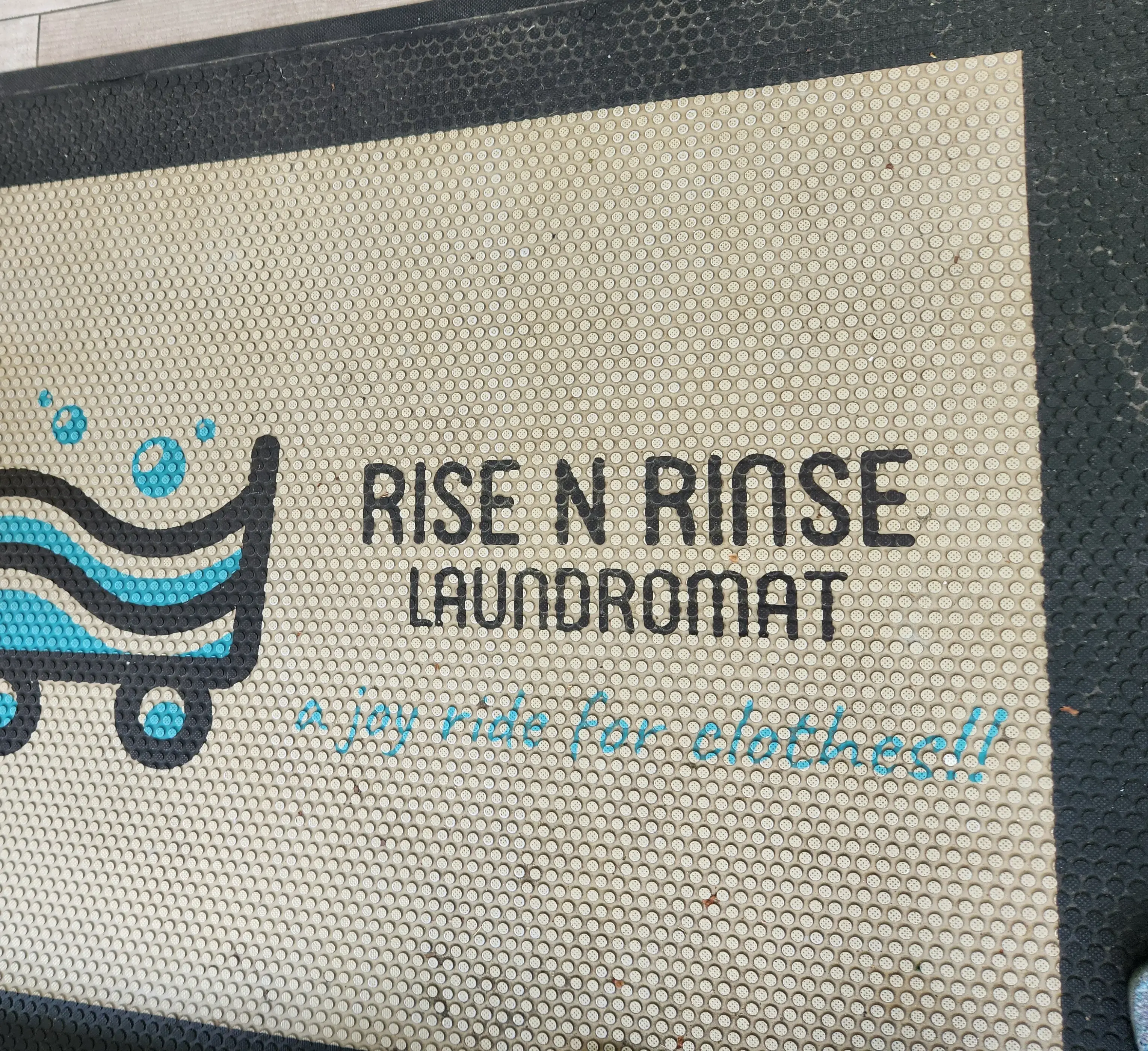 Rise N Rinse Laundromat - Image 14