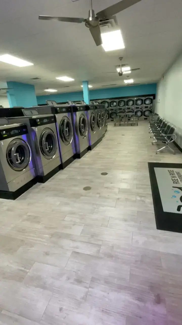 Rise N Rinse Laundromat thumbnail 2