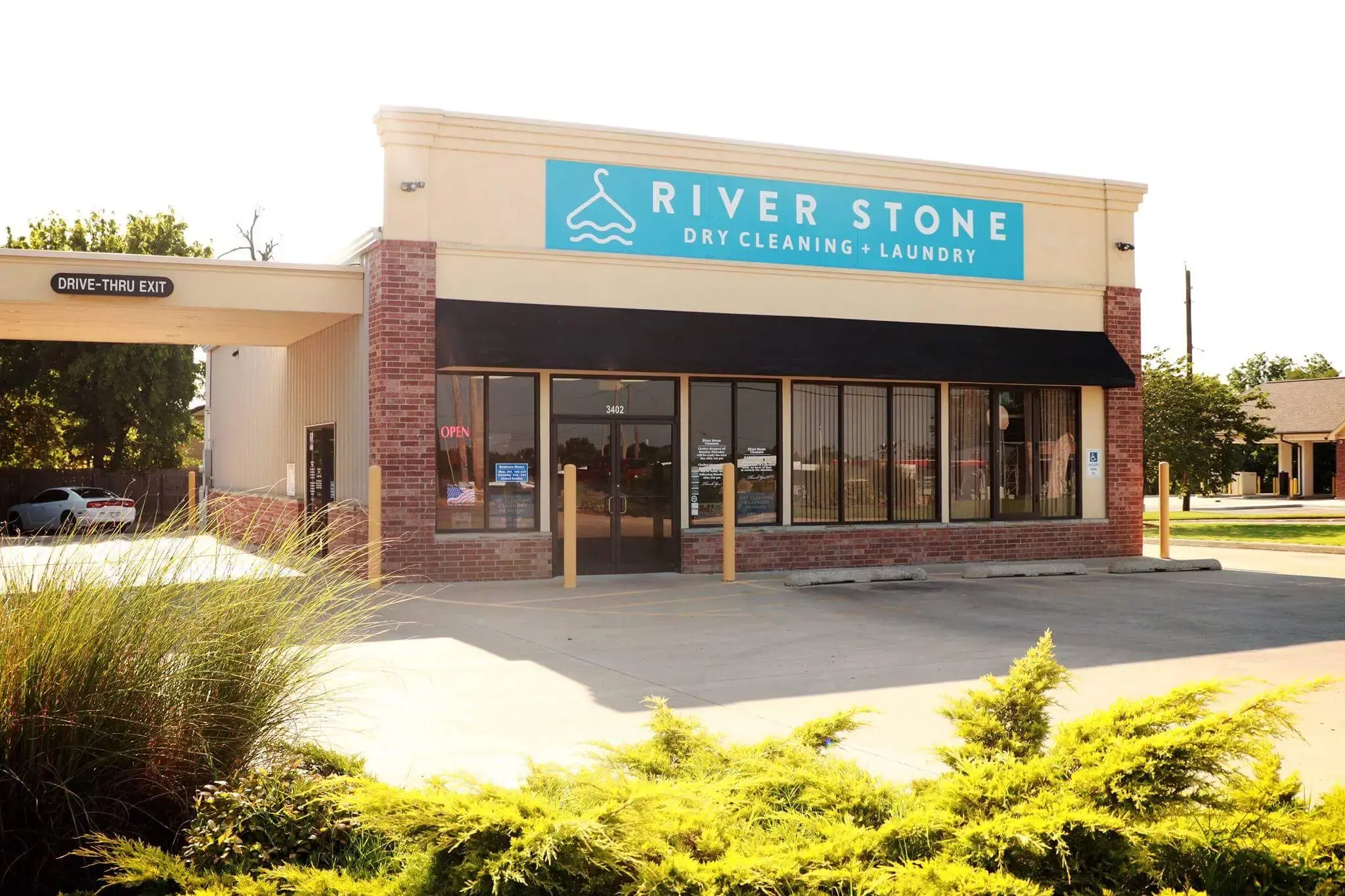 River Stone Dry Cleaning & Laundry location