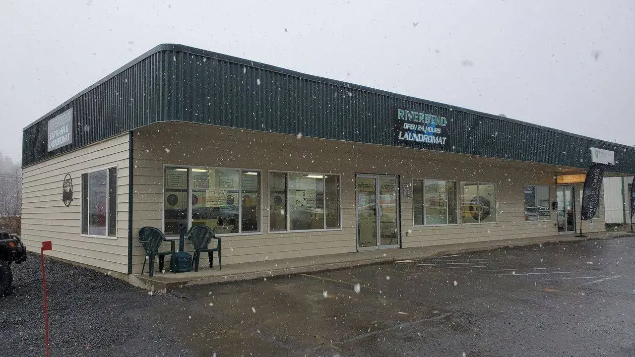 Riverbend Car Wash & Laundromat location
