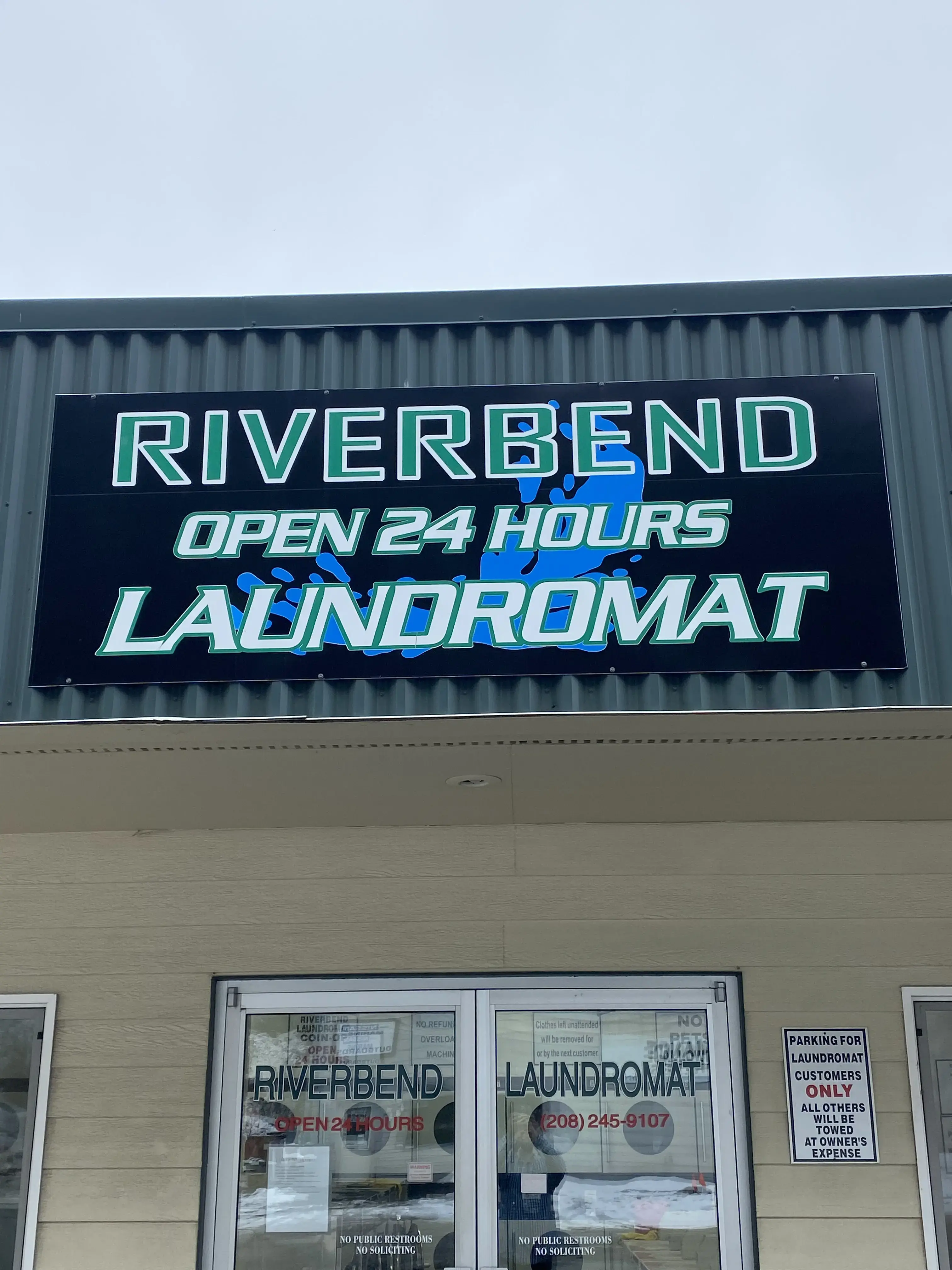 Riverbend Car Wash & Laundromat thumbnail 17