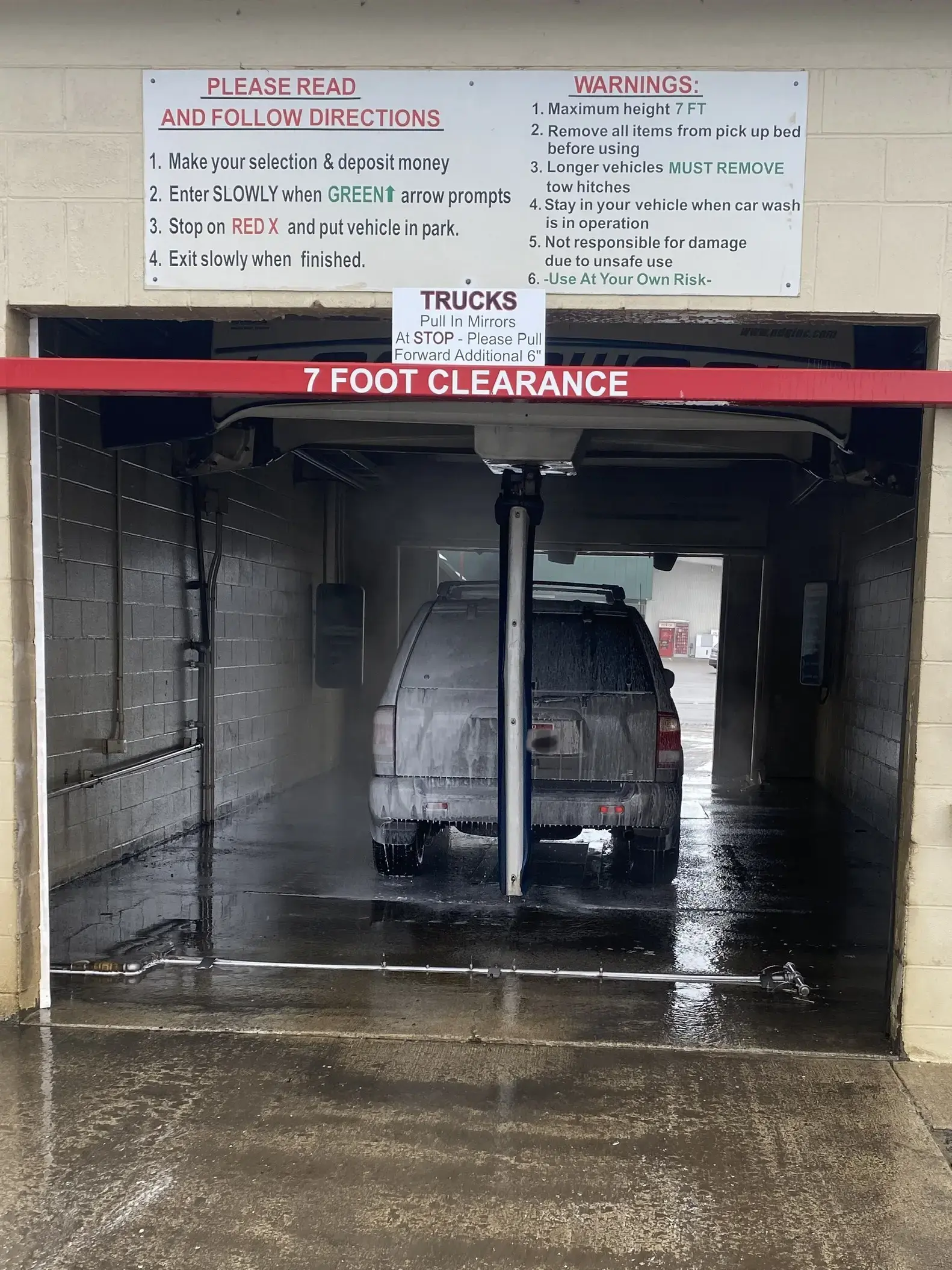 Riverbend Car Wash & Laundromat - Image 6