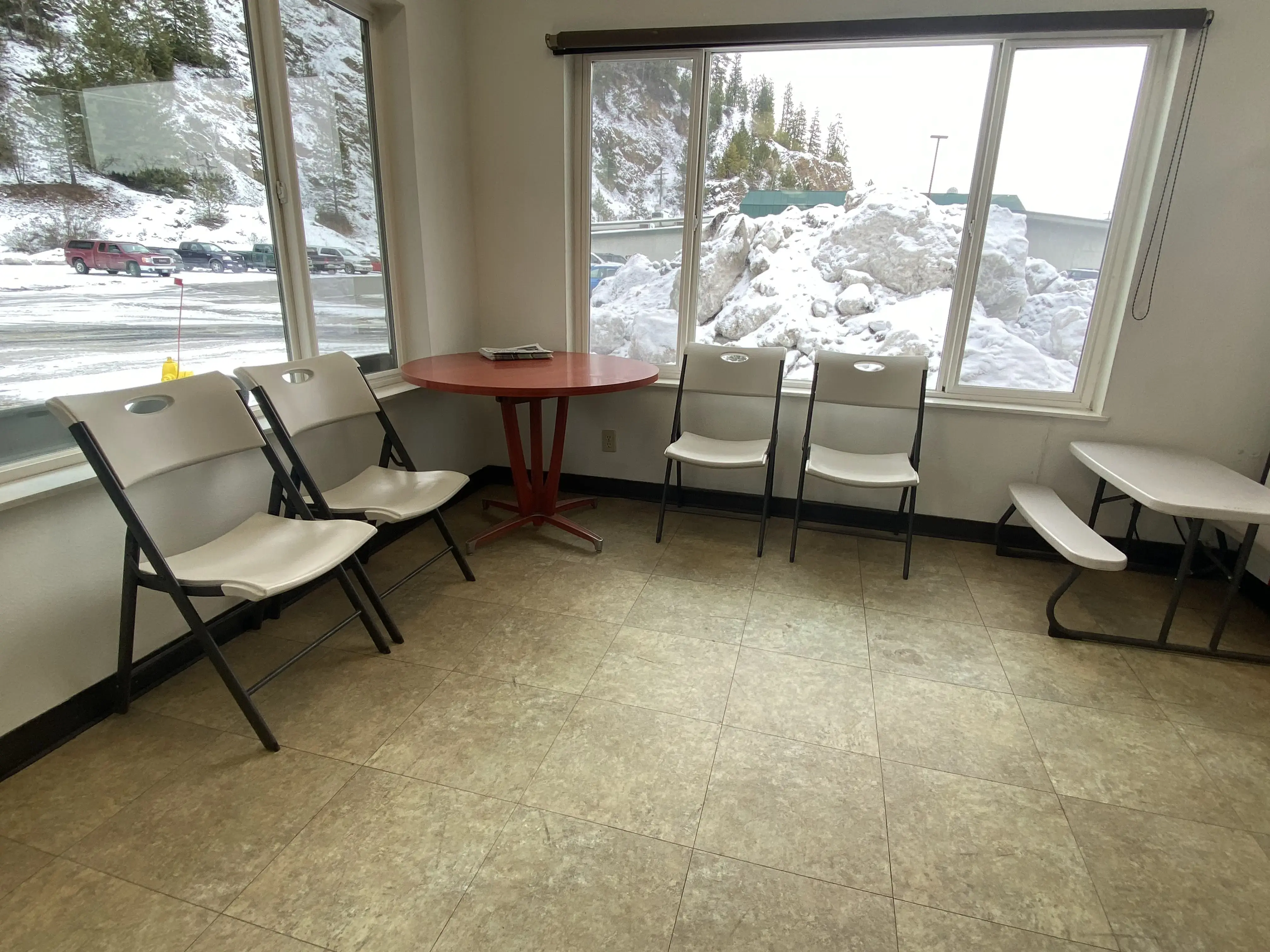 Riverbend Car Wash & Laundromat - Image 7