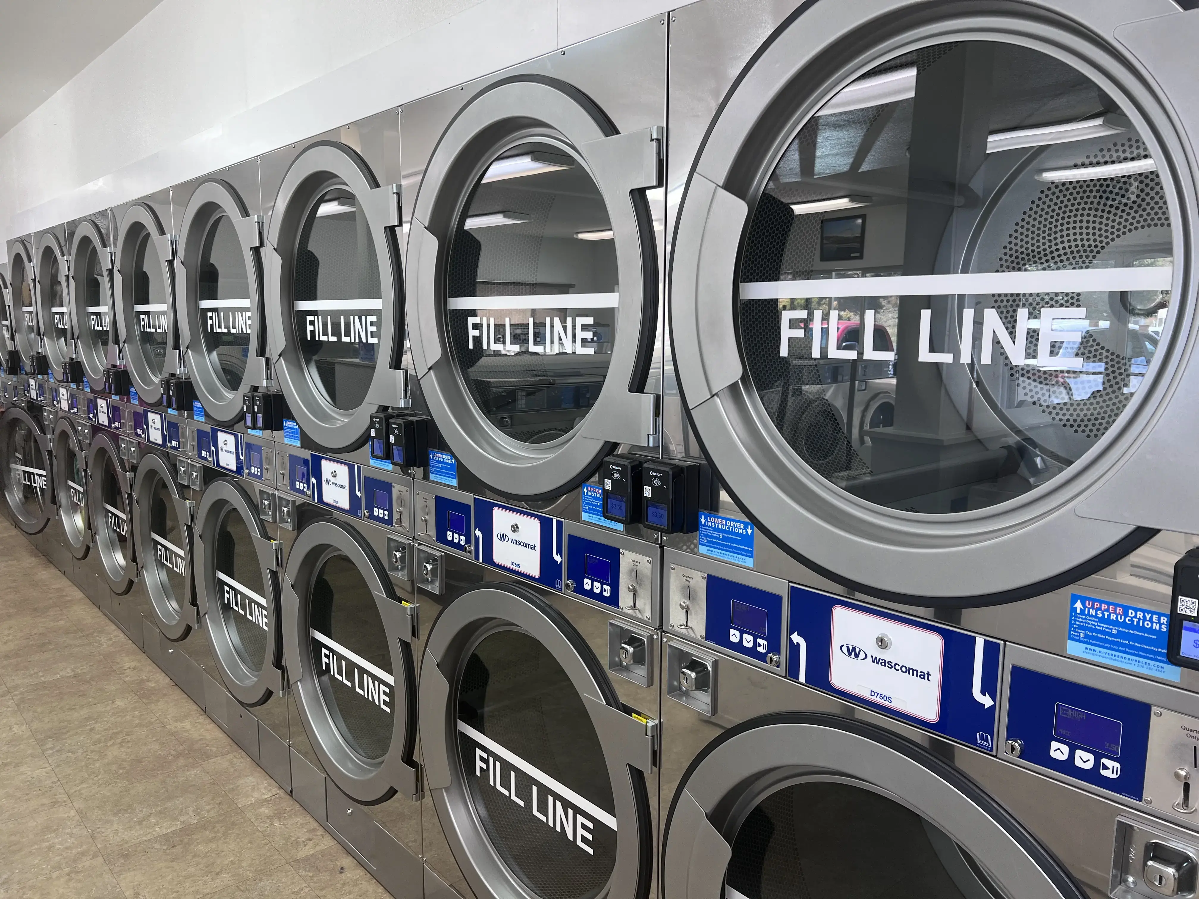 Riverbend Car Wash & Laundromat thumbnail 5