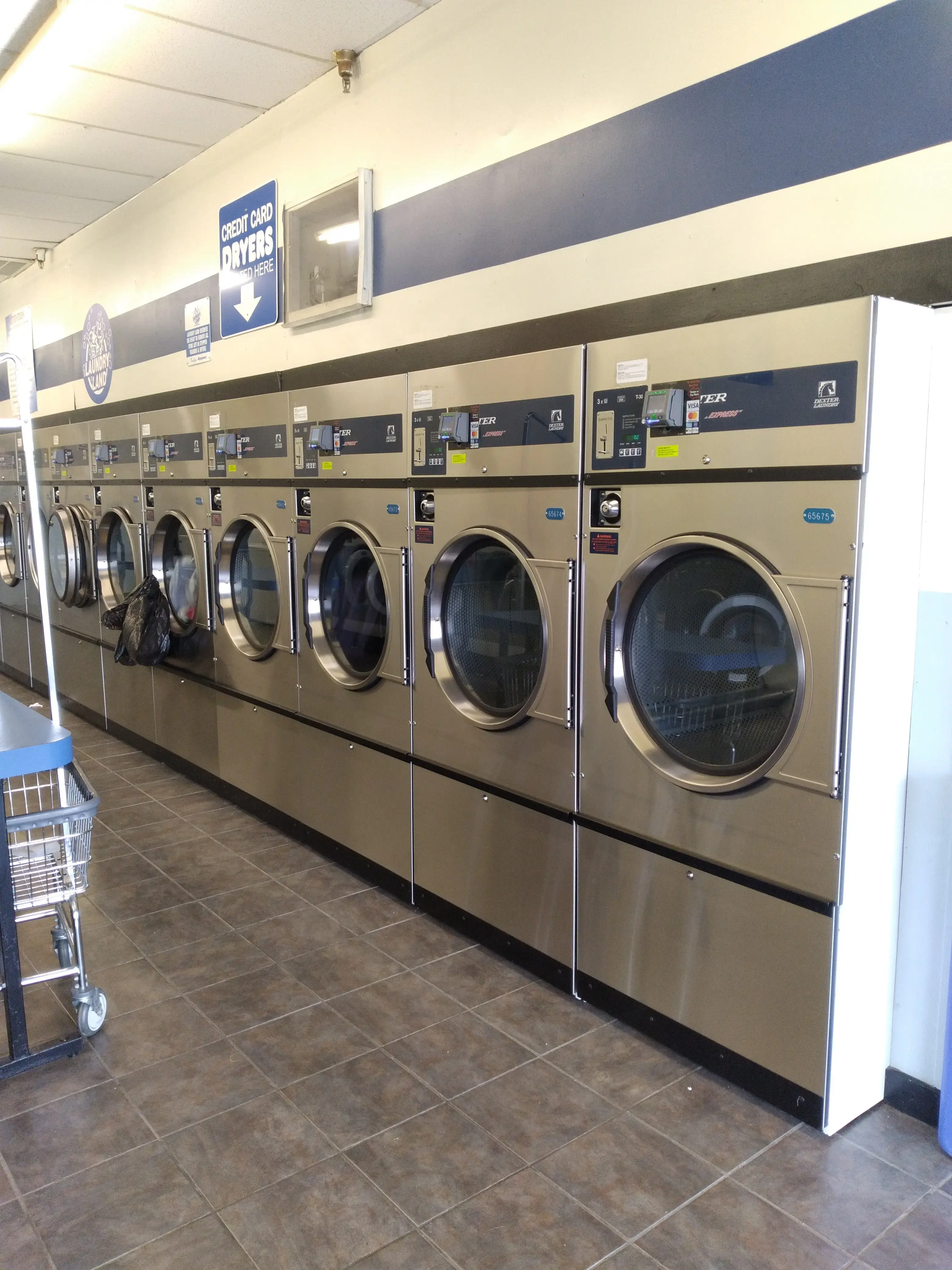 Riverdale Laundry Land Laundromat thumbnail 1