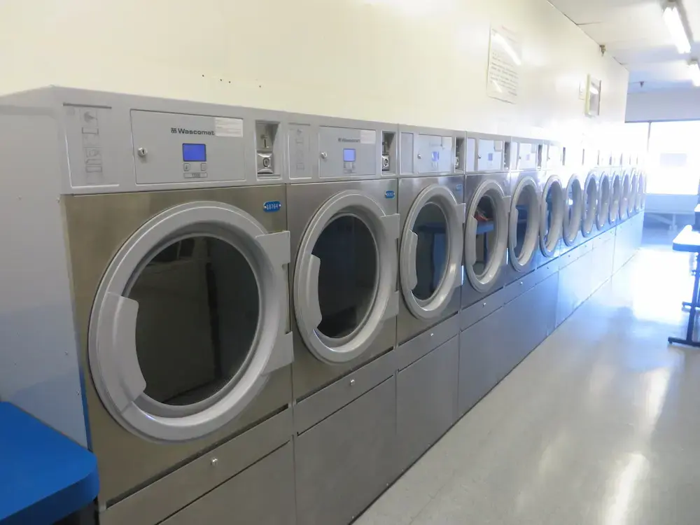 Riverdale Laundry Land Laundromat - Image 8