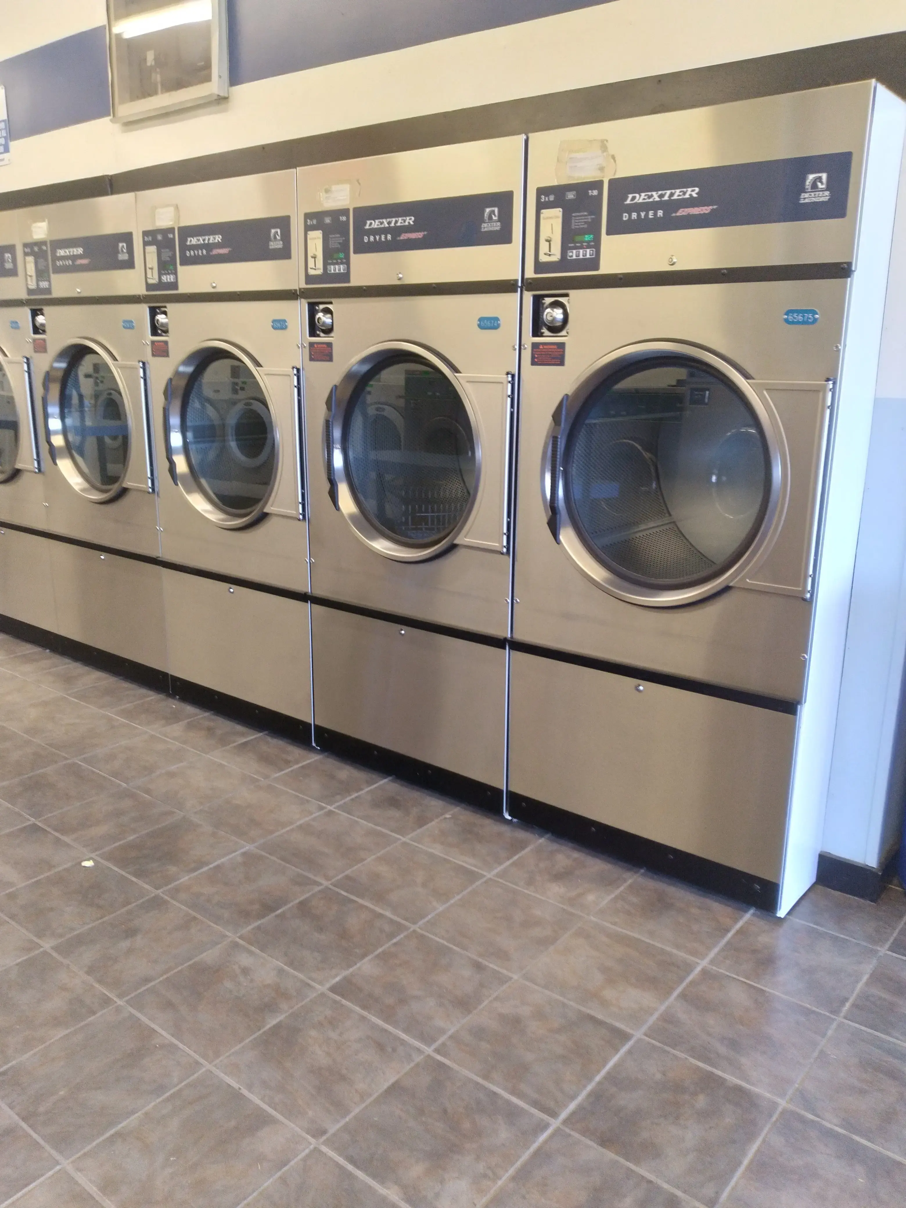 Riverdale Laundry Land Laundromat thumbnail 7