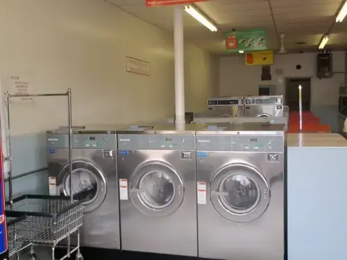 Riverdale Laundry Land Laundromat - Image 10