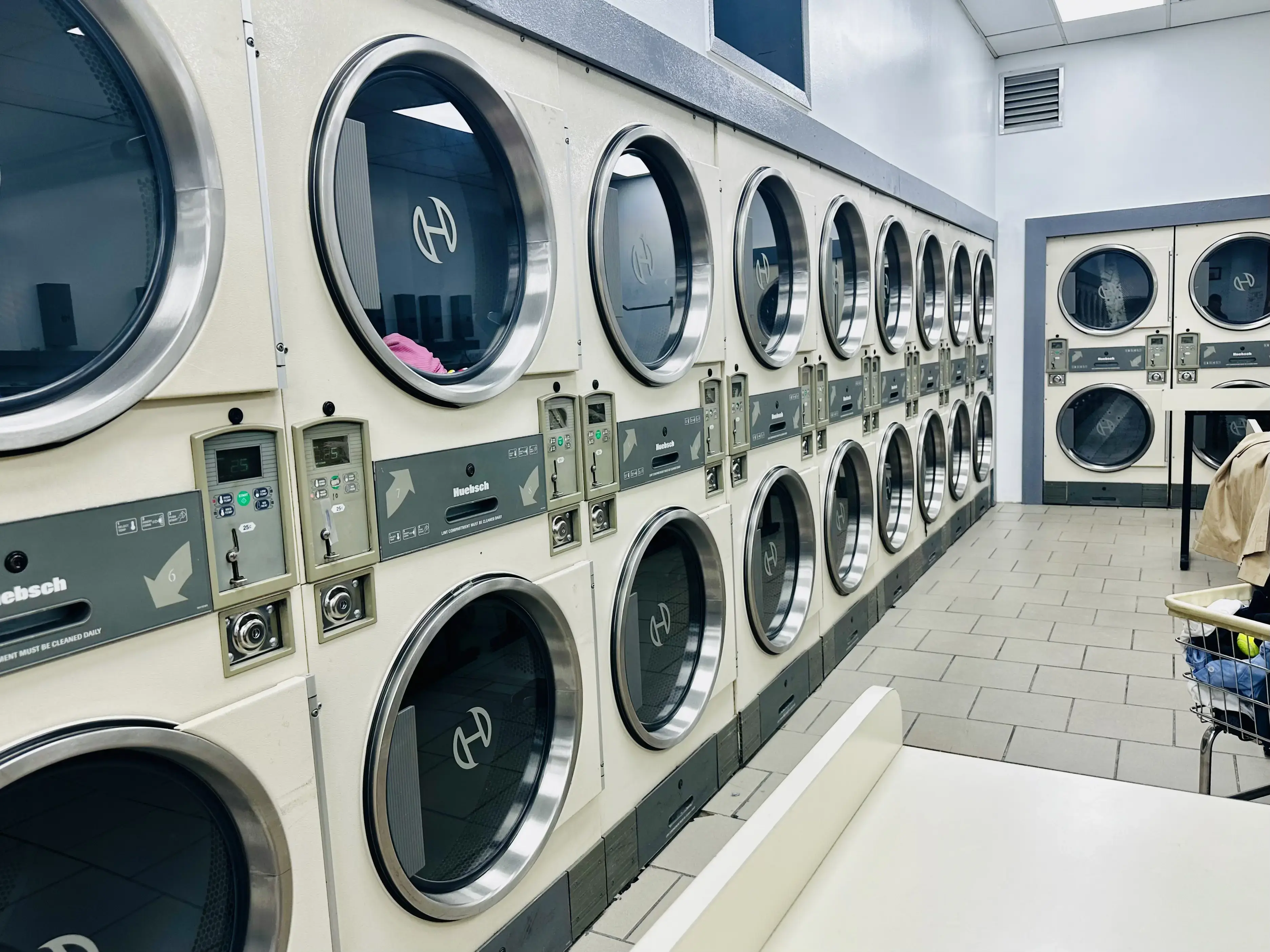 Riverdale’s El Misti Laundromat thumbnail 6