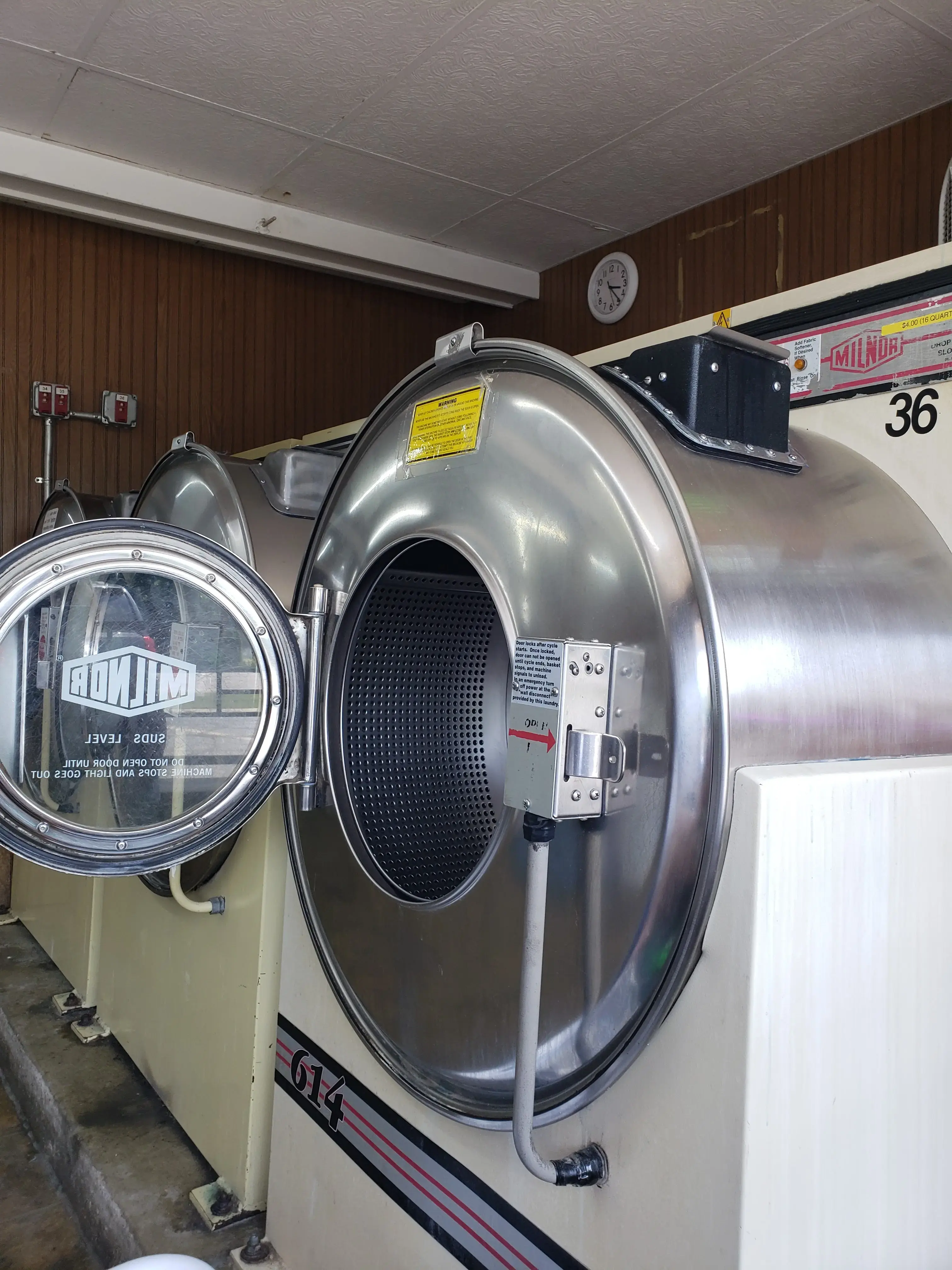 Riverside Cleaners Coin Op Laundromat thumbnail 4