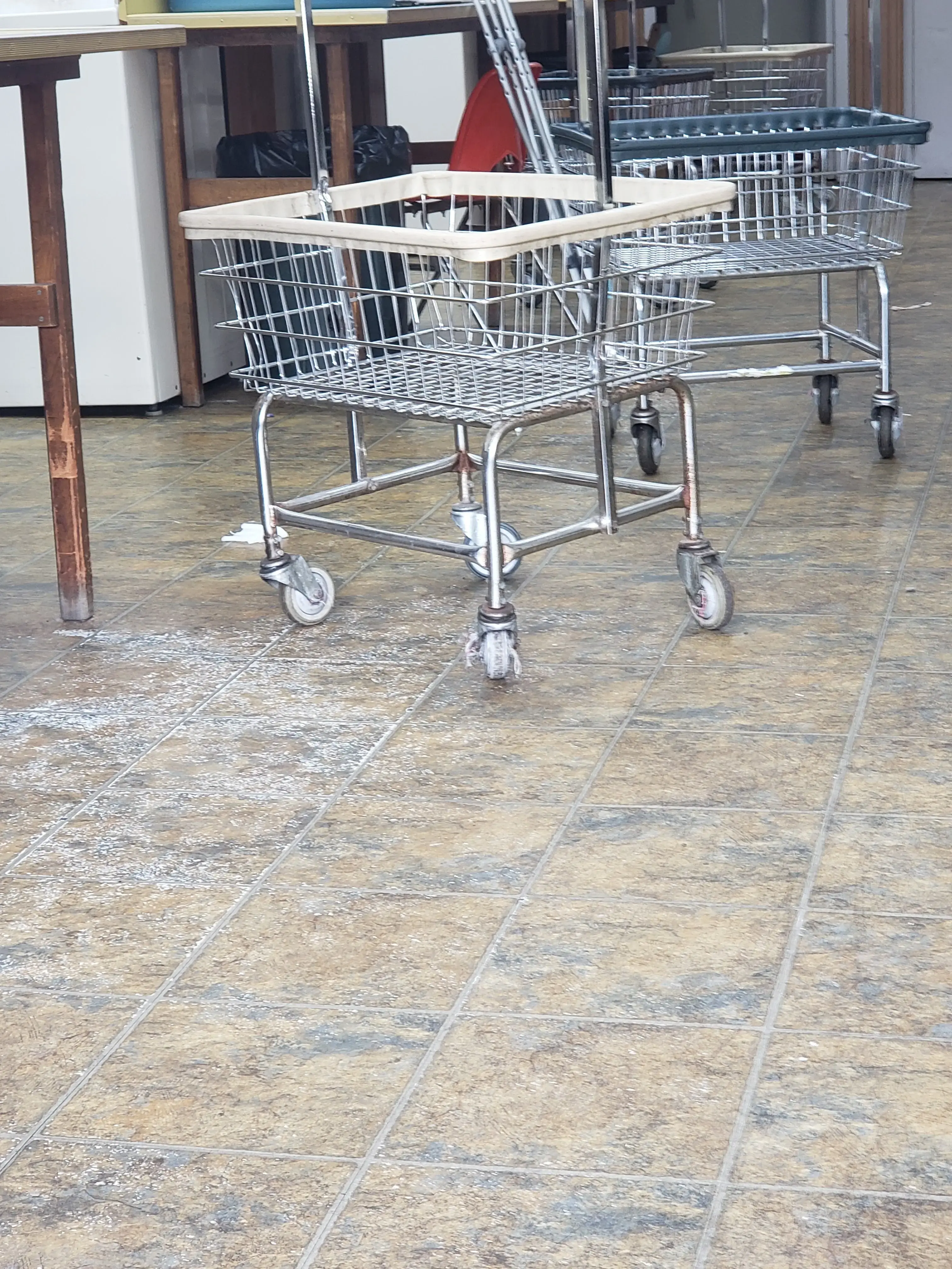Riverside Cleaners Coin Op Laundromat - Image 3