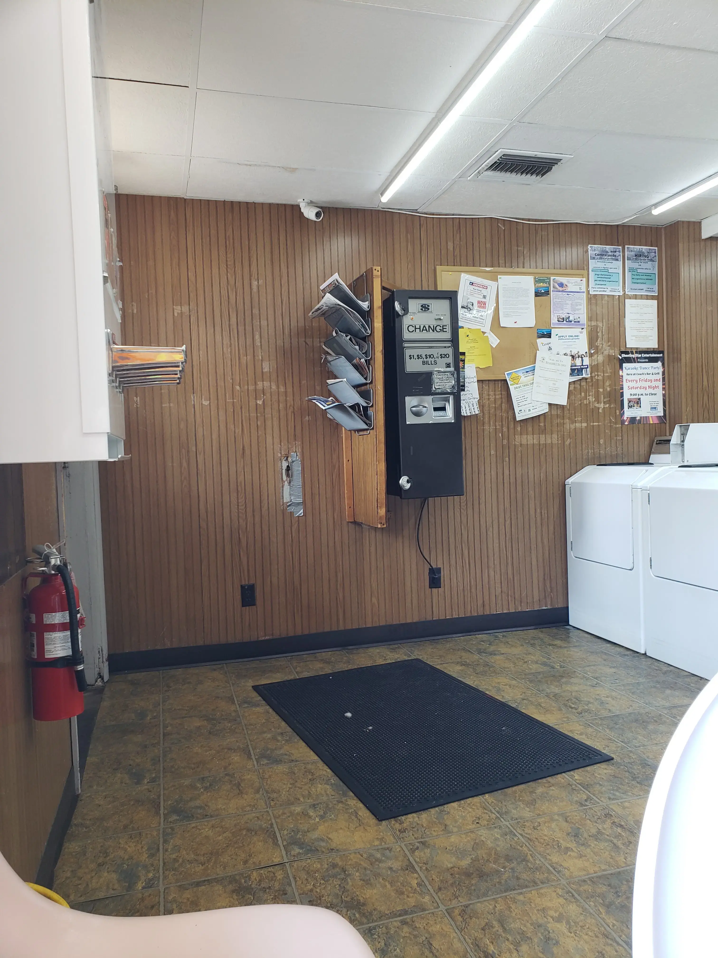 Riverside Cleaners Coin Op Laundromat thumbnail 5