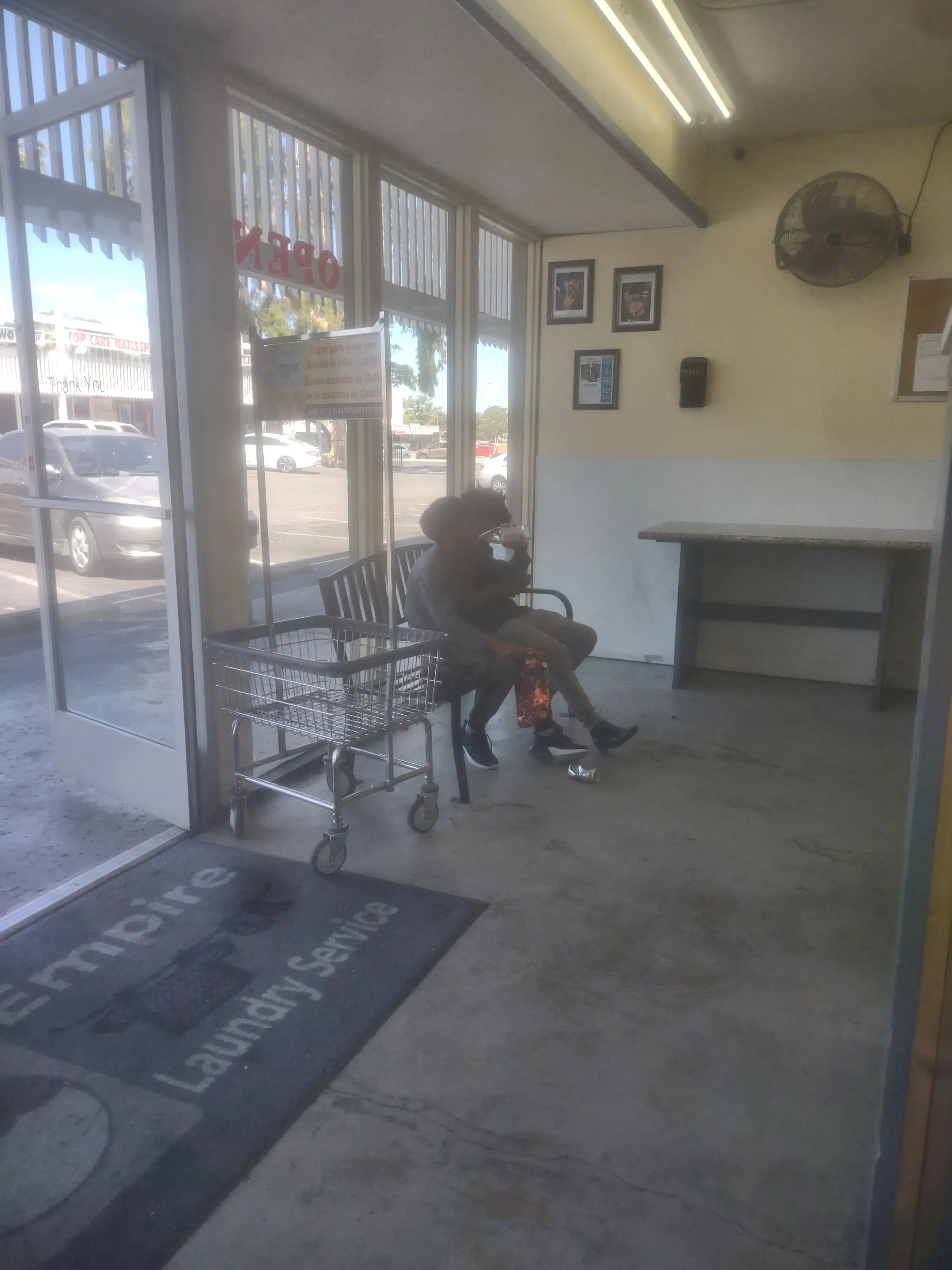 Riverside Coin Laundry thumbnail 17