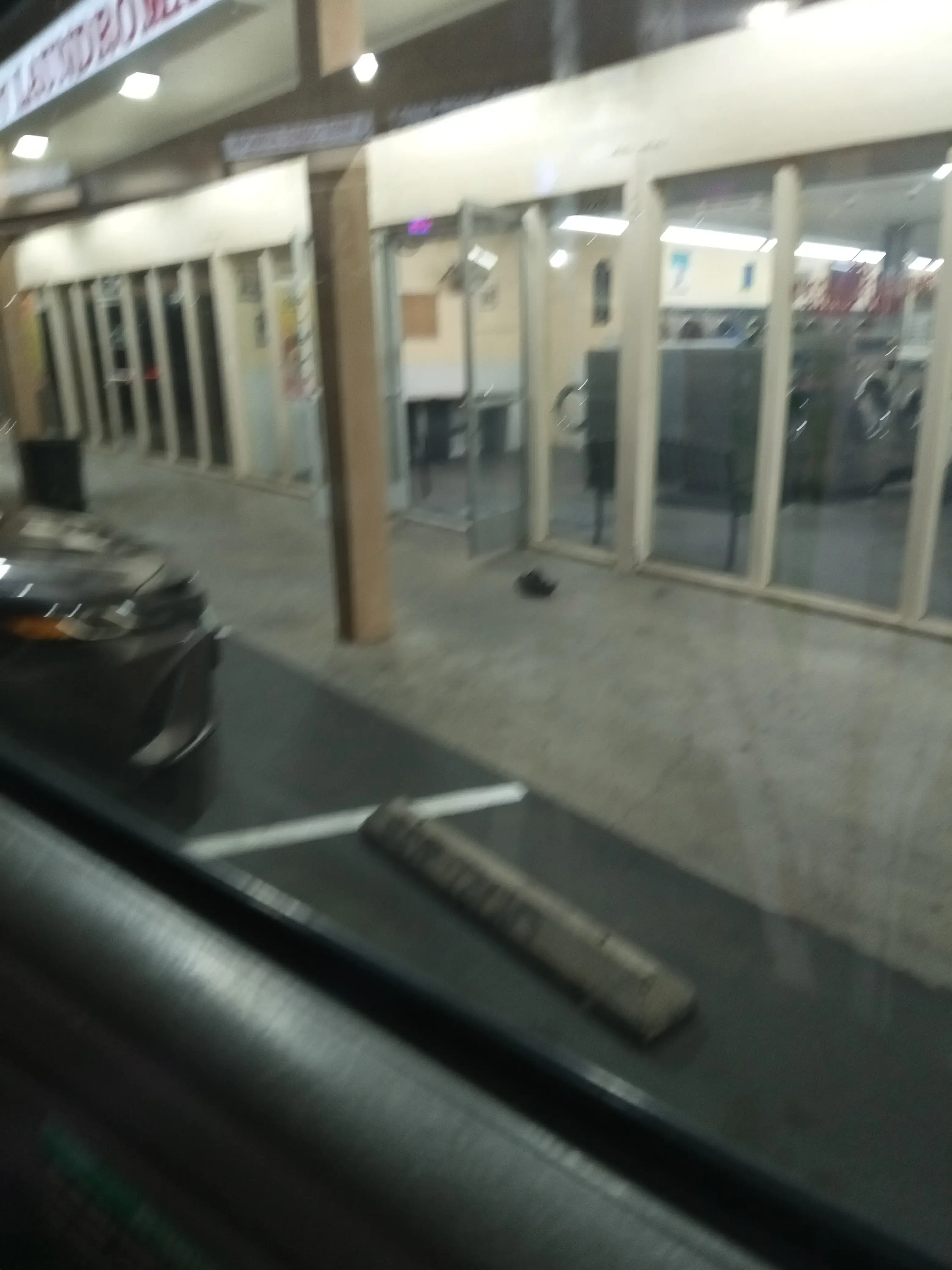 Riverside Coin Laundry - Image 19