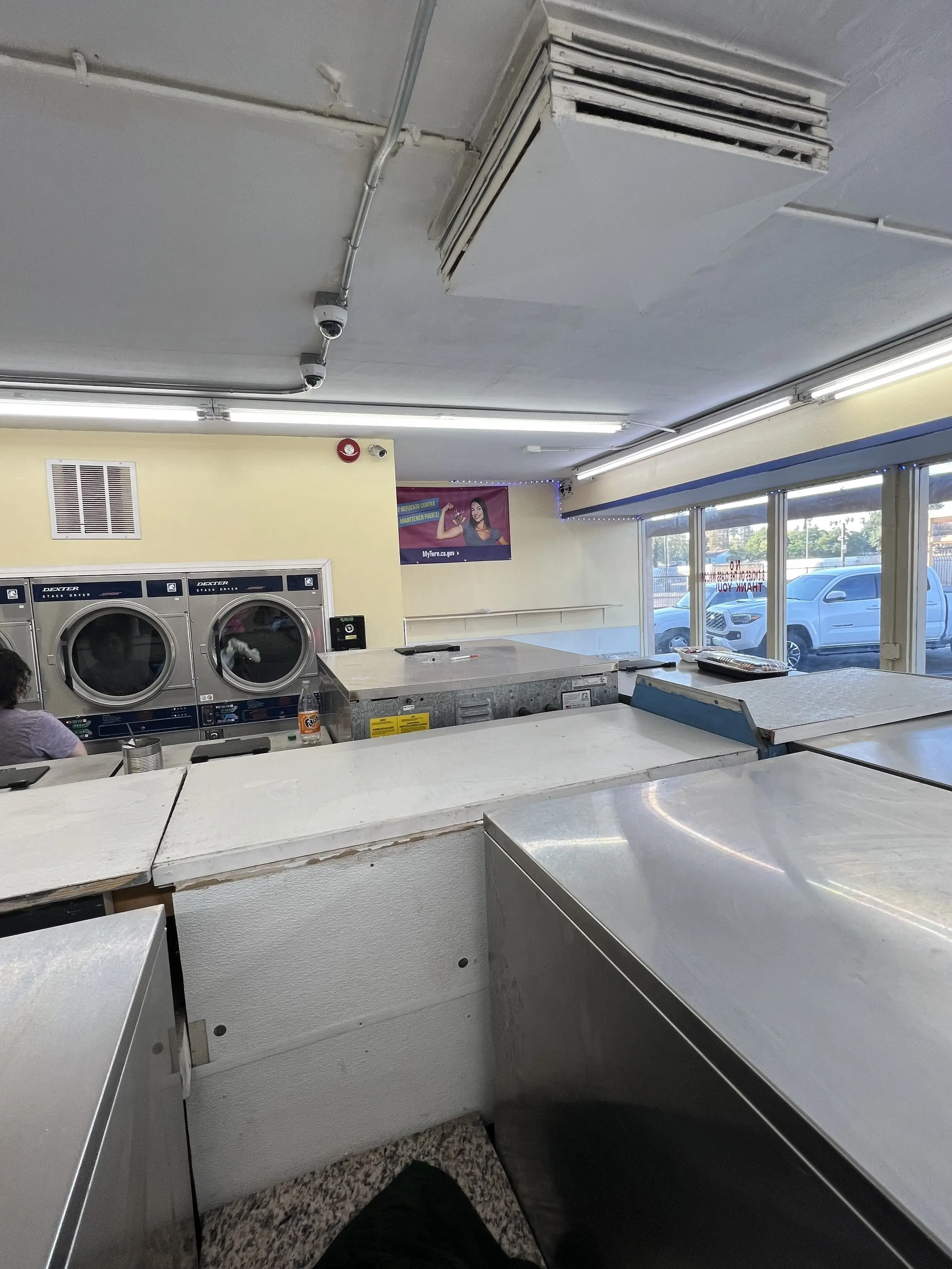 Riverside Coin Laundry thumbnail 4