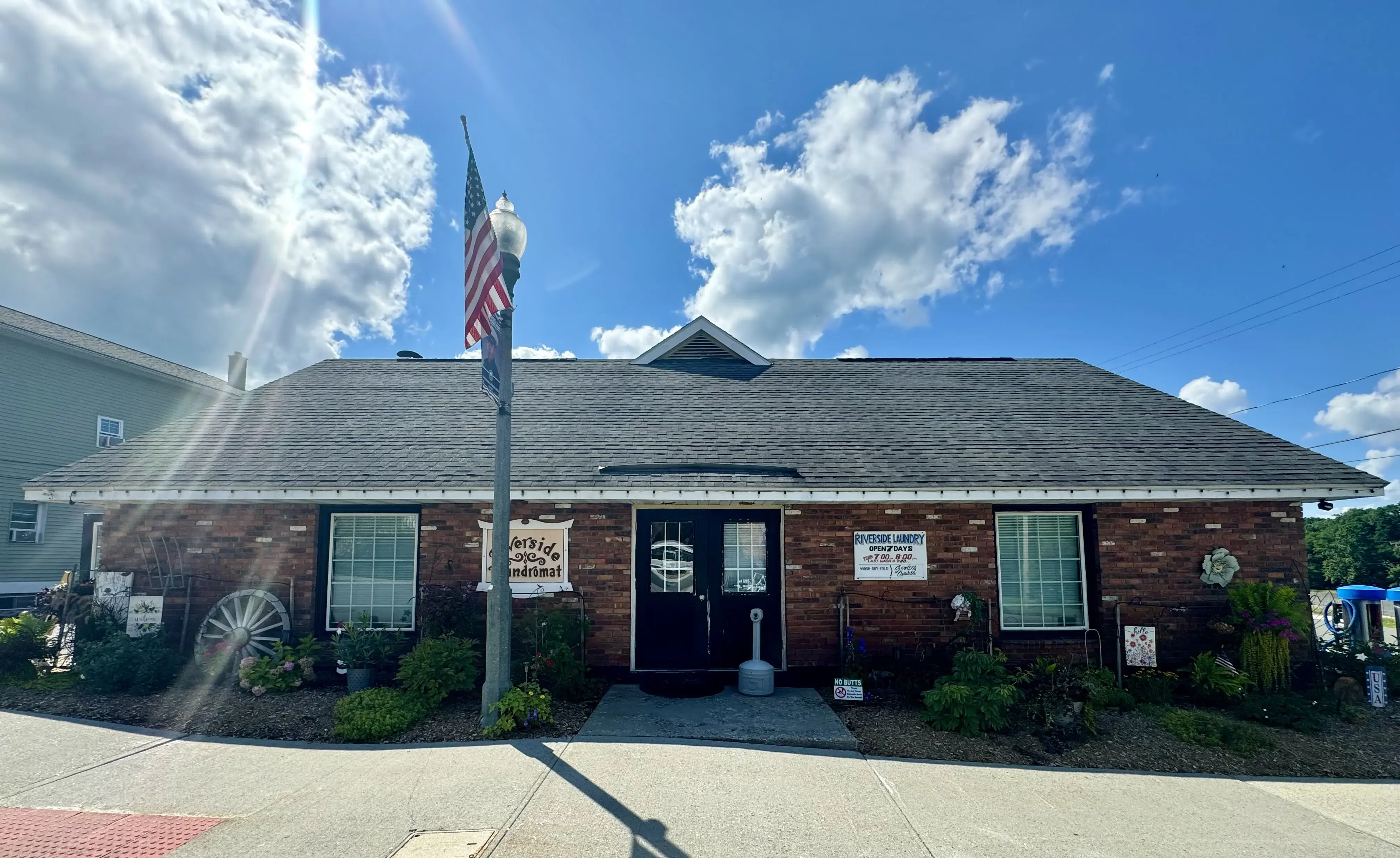 Riverside Laundromat-Car Wash - Image 4